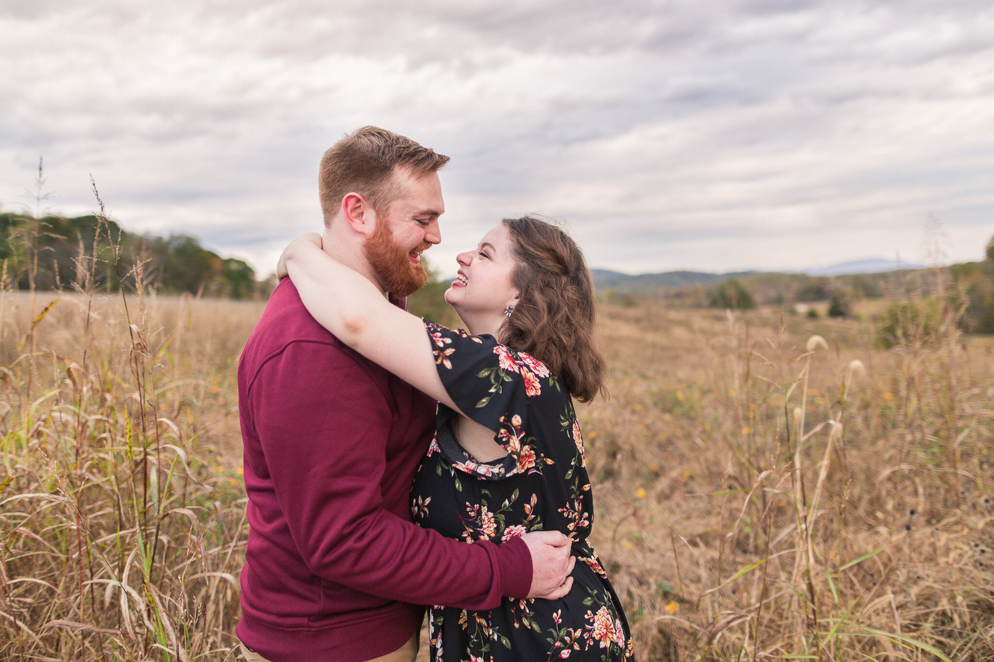 Fall Mountain View Engagement Session || Lynchburg, Virginia Wedding and Engagement Photographer || Sweet Briar College Engagement Photos