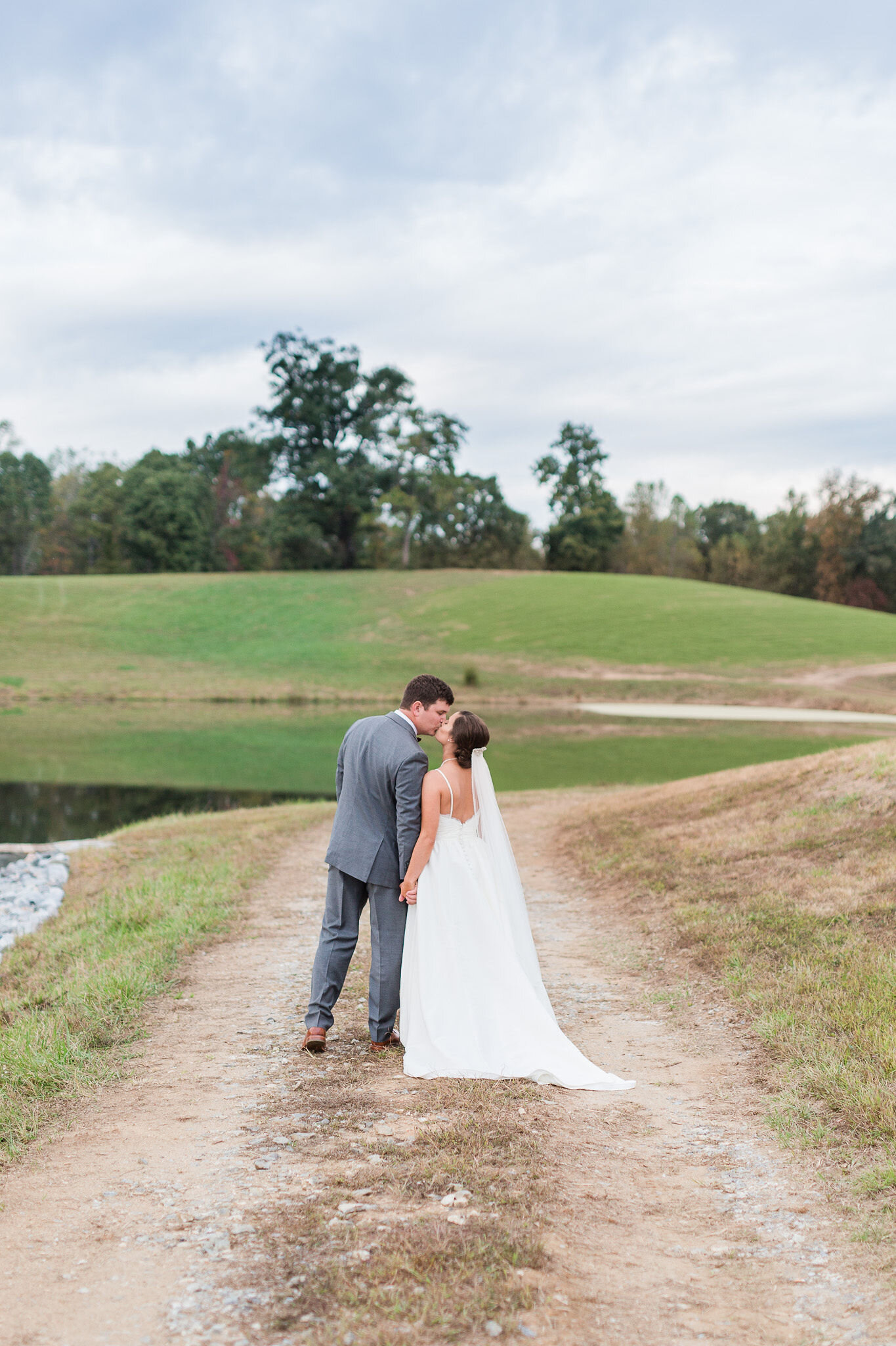 Charlottesville Wedding Photographer || Wedding Photographer in Lynchburg Virginia || Central VA Wedding and Portrait Photographer || The Virginian Hotel in Lynchburg, VA 