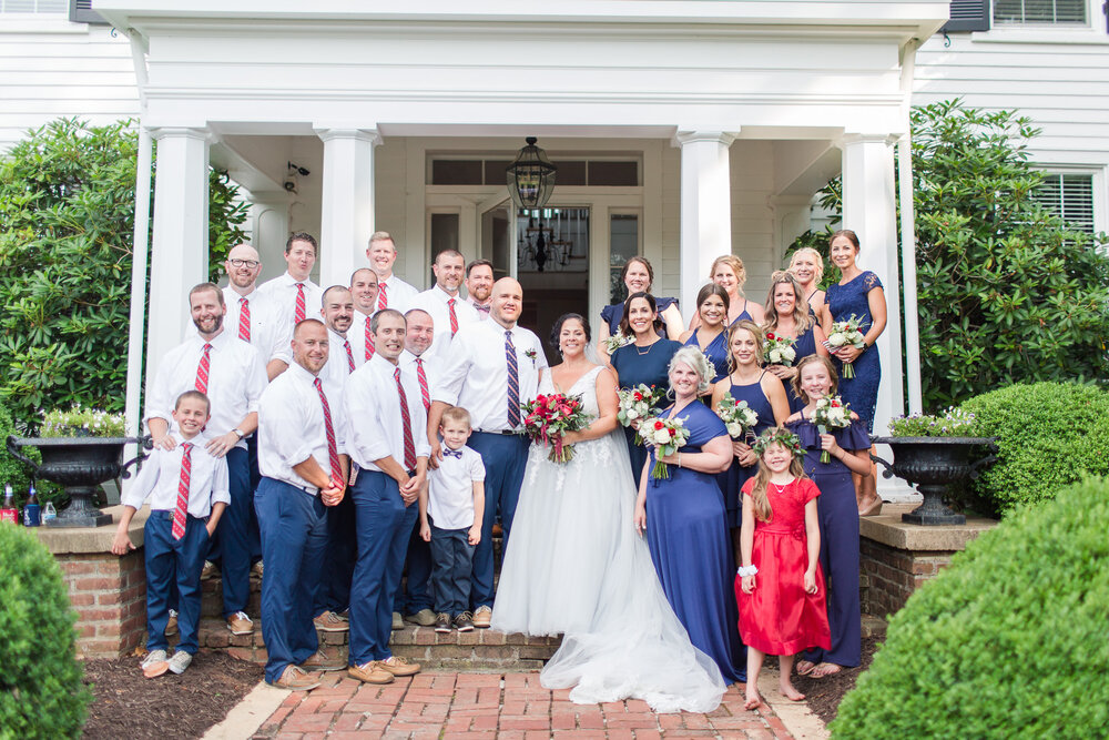 Classy summer wedding at The Trivium Estate in Forest, Virginia || Lynchburg, VA Wedding Photographer || Southern and Central Virginia Estate Wedding