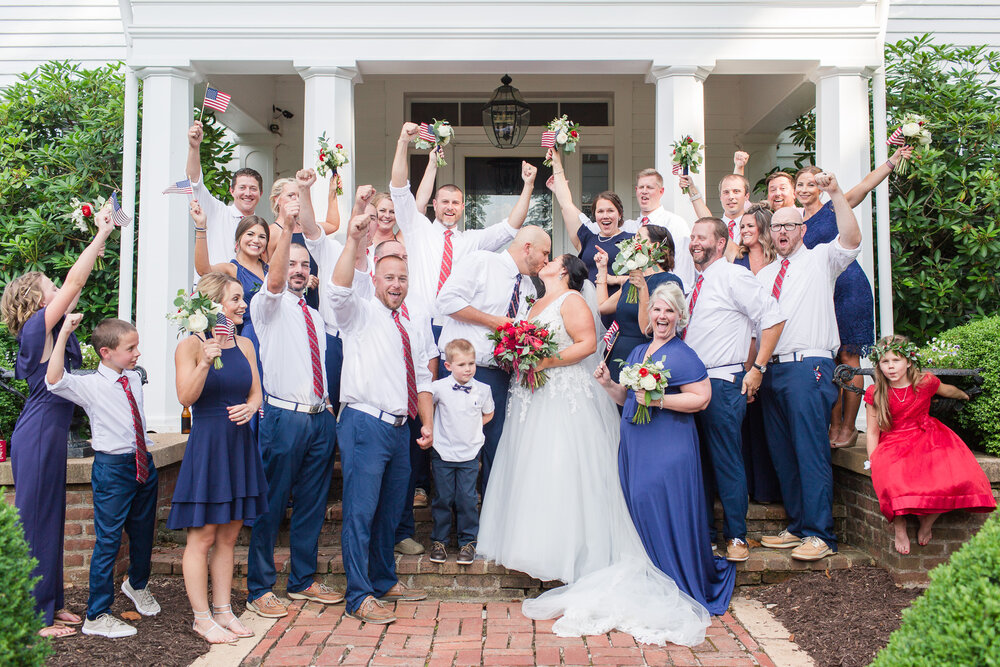 Classy summer wedding at The Trivium Estate in Forest, Virginia || Lynchburg, VA Wedding Photographer || Southern and Central Virginia Estate Wedding