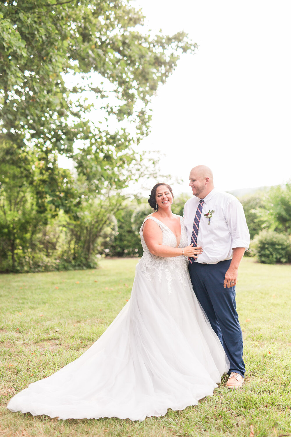 Classy summer wedding at The Trivium Estate in Forest, Virginia || Lynchburg, VA Wedding Photographer || Southern and Central Virginia Estate Wedding