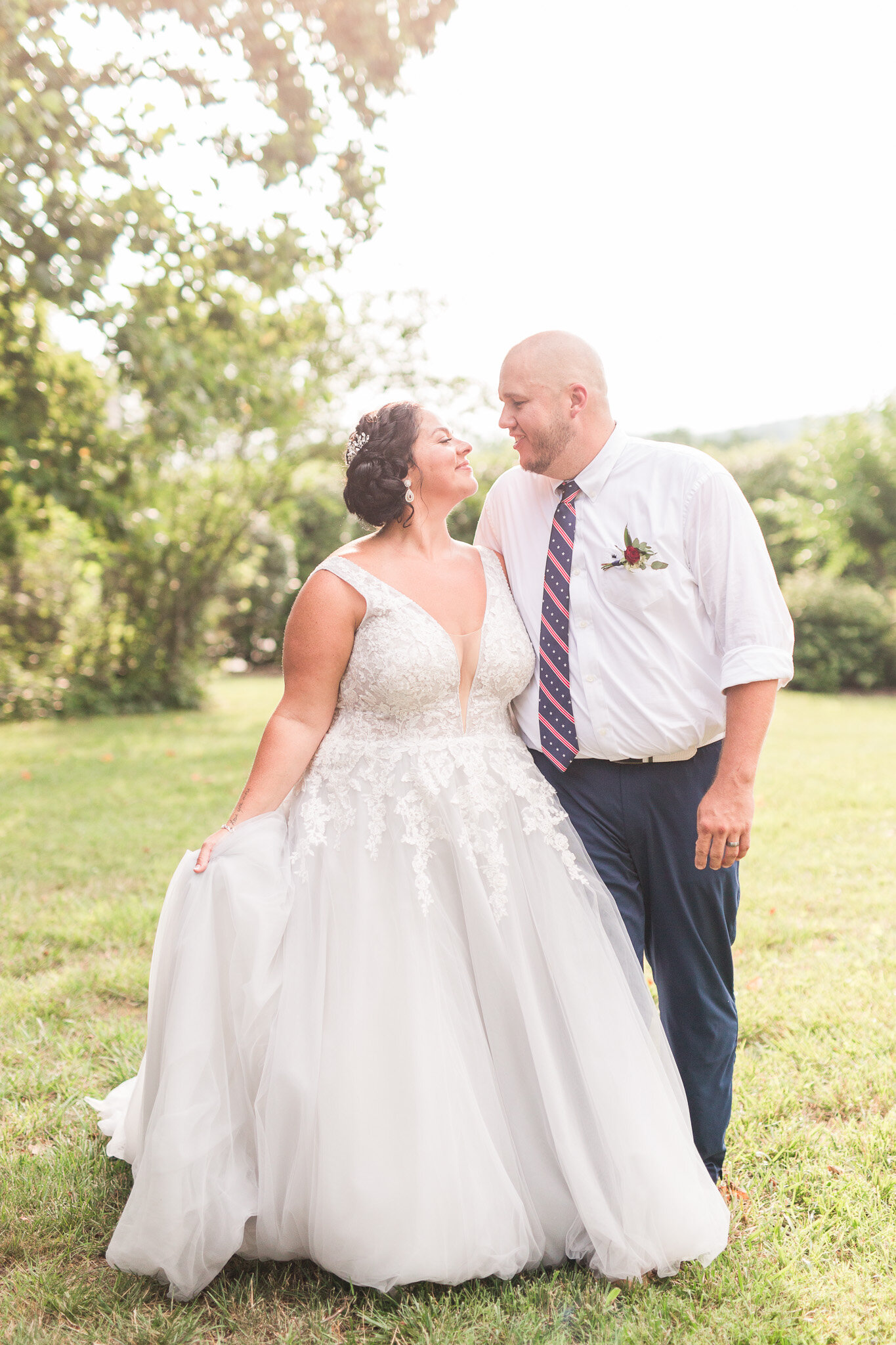 Classy summer wedding at The Trivium Estate in Forest, Virginia || Lynchburg, VA Wedding Photographer || Southern and Central Virginia Estate Wedding