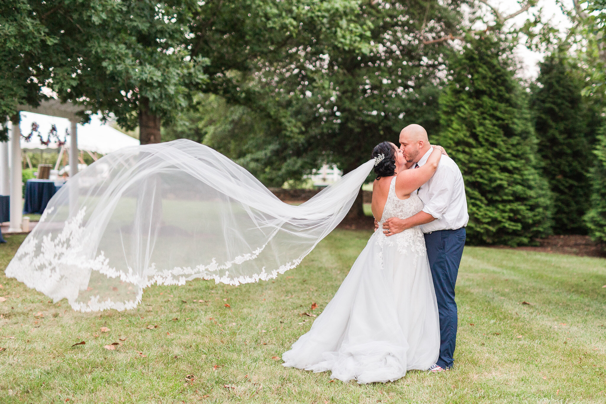 Classy summer wedding at The Trivium Estate in Forest, Virginia || Lynchburg, VA Wedding Photographer || Southern and Central Virginia Estate Wedding