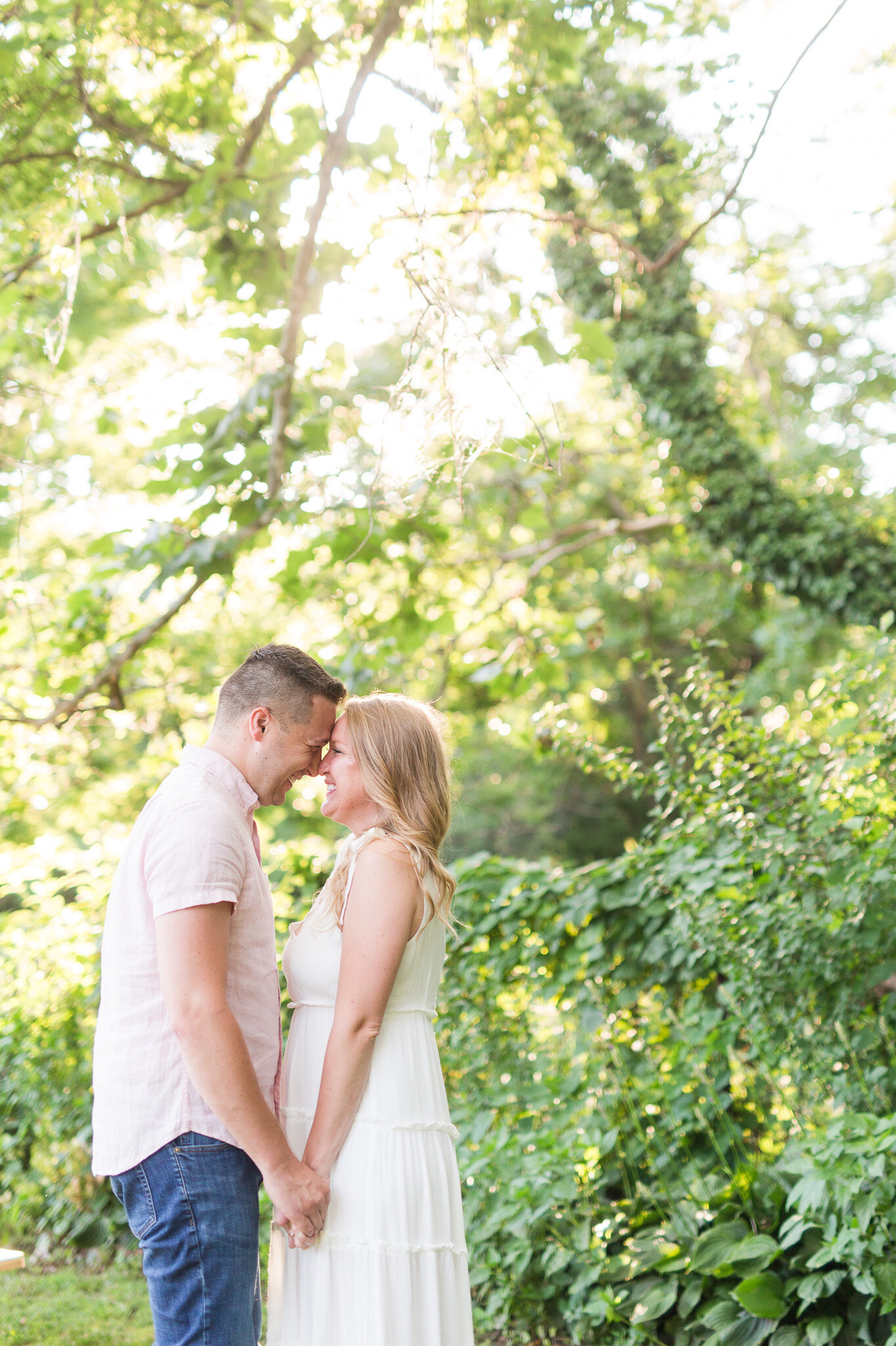 Summer Engagement Session in Afton, Virginia || Charlottesville Wedding Photographer || Blue Toad Cidery Engagement Session 