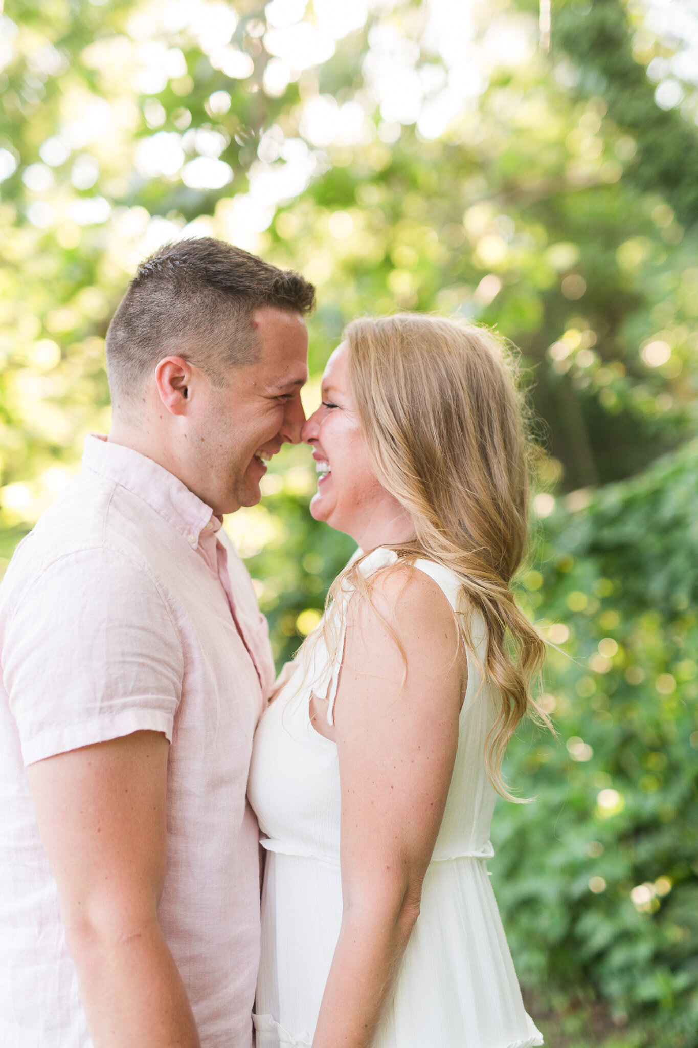 Summer Engagement Session in Afton, Virginia || Charlottesville Wedding Photographer || Blue Toad Cidery Engagement Session 