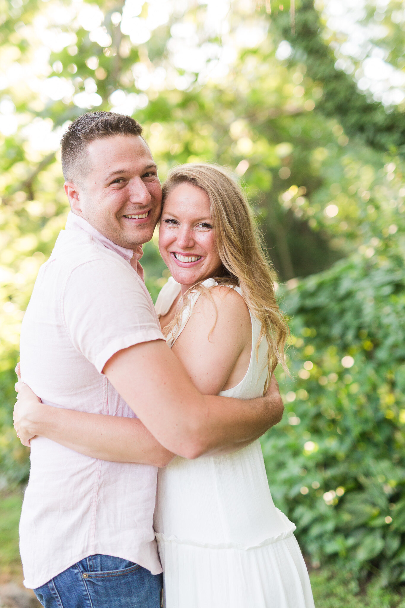 Summer Engagement Session in Afton, Virginia || Charlottesville Wedding Photographer || Blue Toad Cidery Engagement Session 