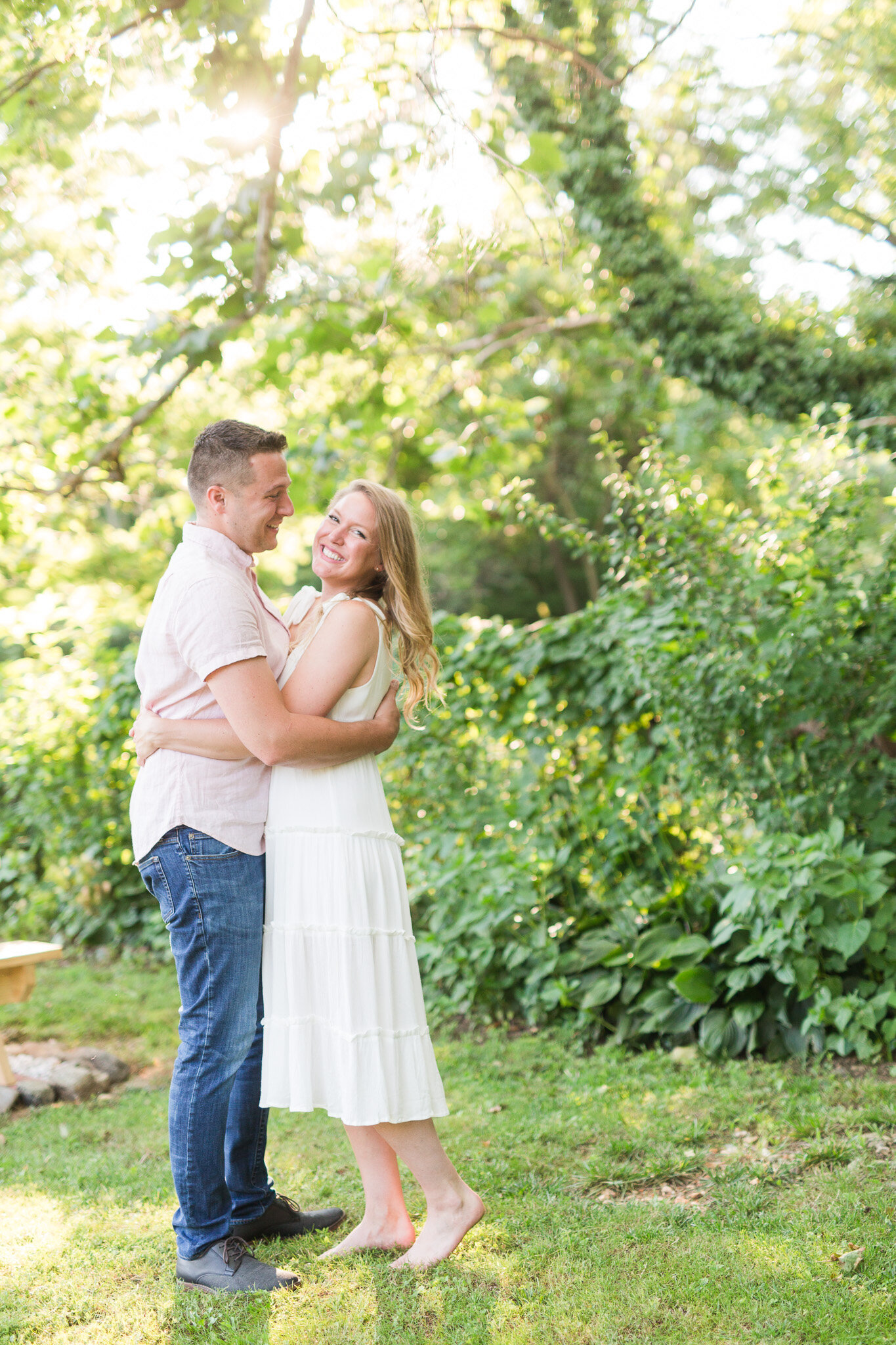 Summer Engagement Session in Afton, Virginia || Charlottesville Wedding Photographer || Blue Toad Cidery Engagement Session 