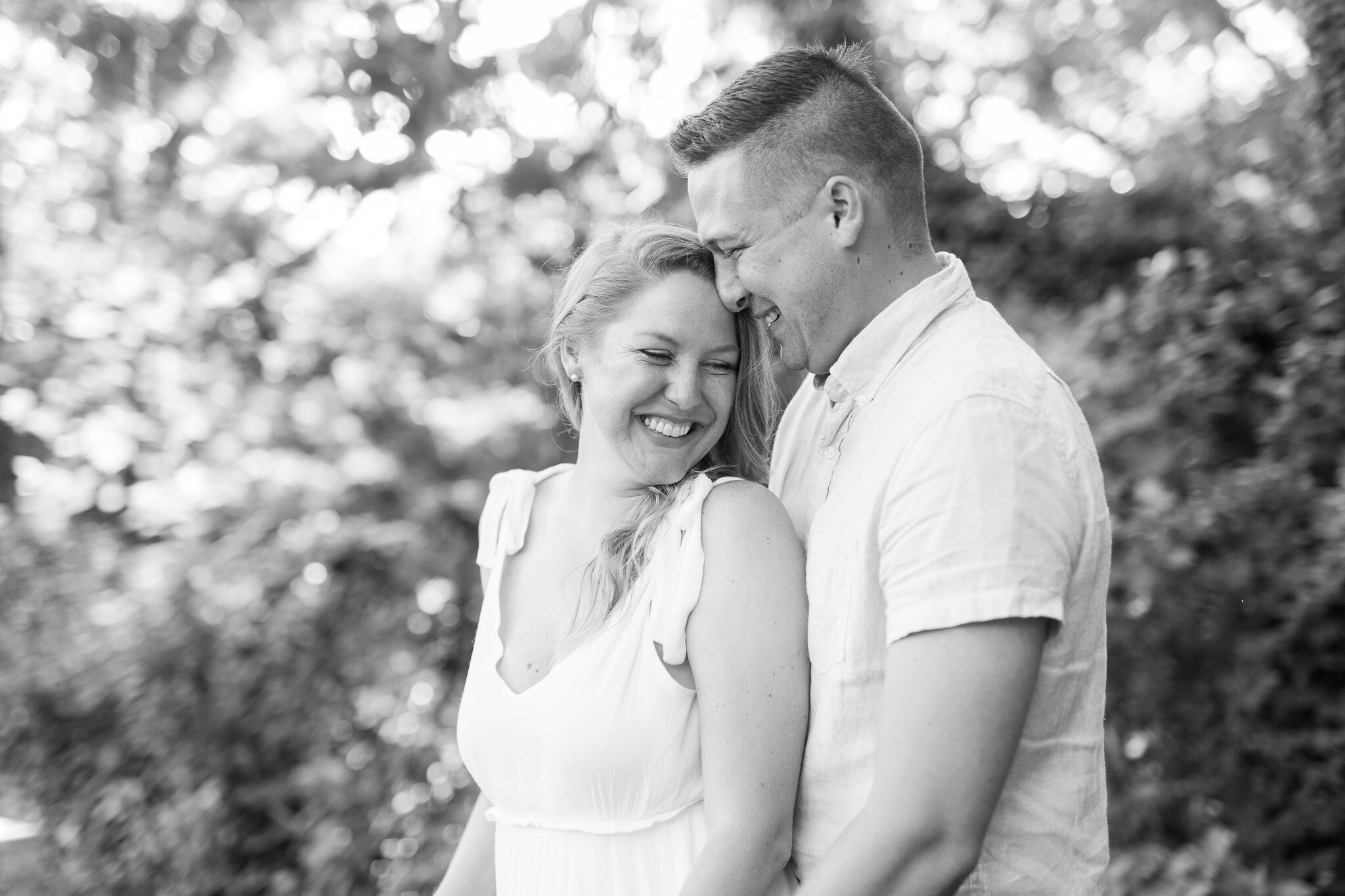 Summer Engagement Session in Afton, Virginia || Charlottesville Wedding Photographer || Blue Toad Cidery Engagement Session 