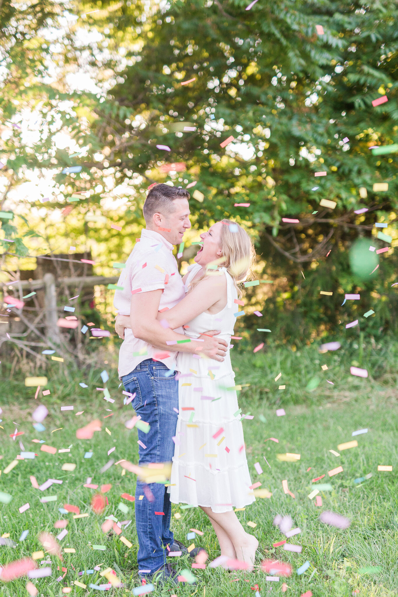 Summer Engagement Session in Afton, Virginia || Charlottesville Wedding Photographer || Blue Toad Cidery Engagement Session 