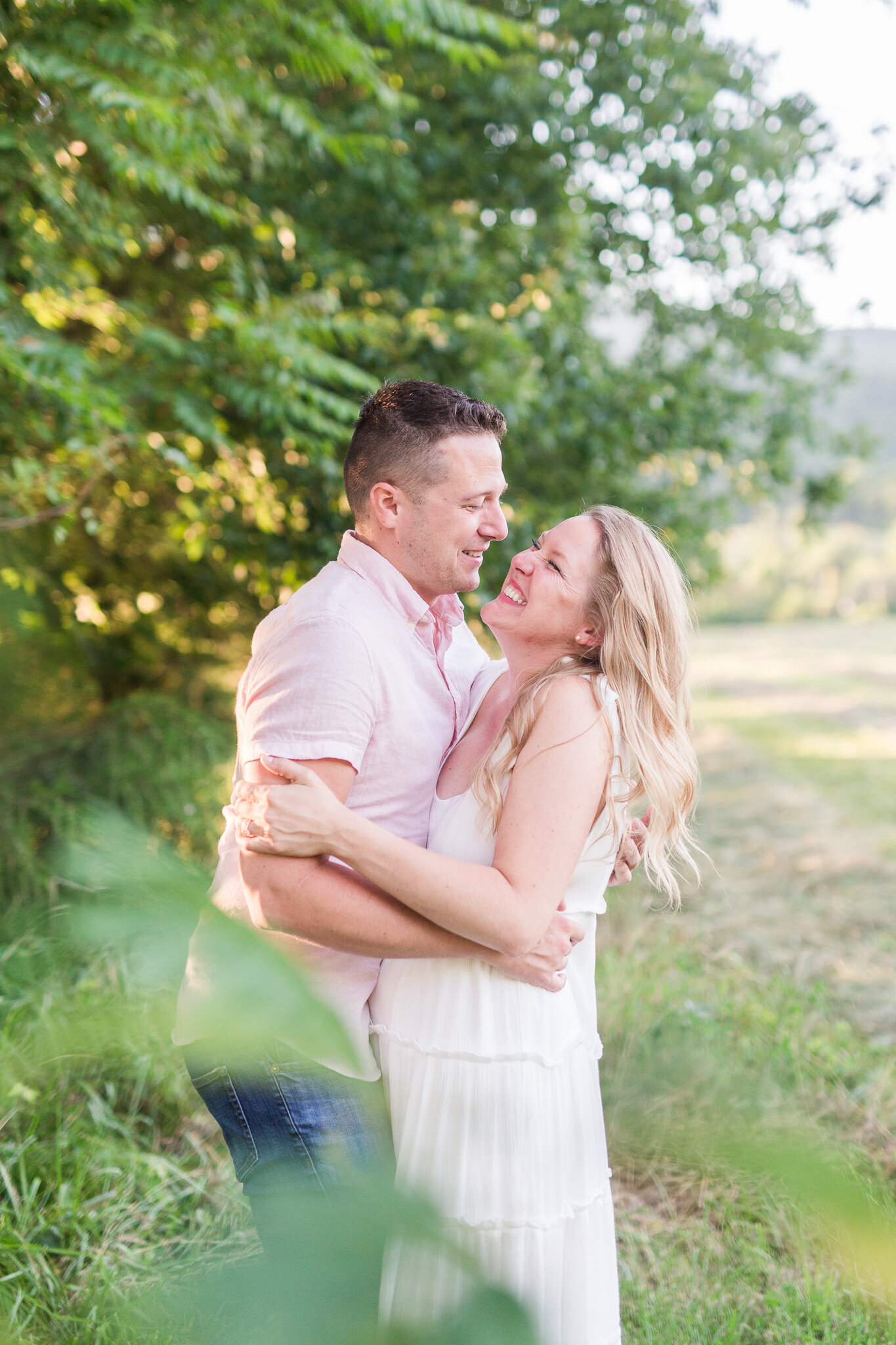 Summer Engagement Session in Afton, Virginia || Charlottesville Wedding Photographer || Blue Toad Cidery Engagement Session 