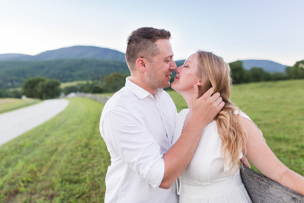 Summer Engagement Session in Afton, Virginia || Charlottesville Wedding Photographer || Blue Toad Cidery Engagement Session 