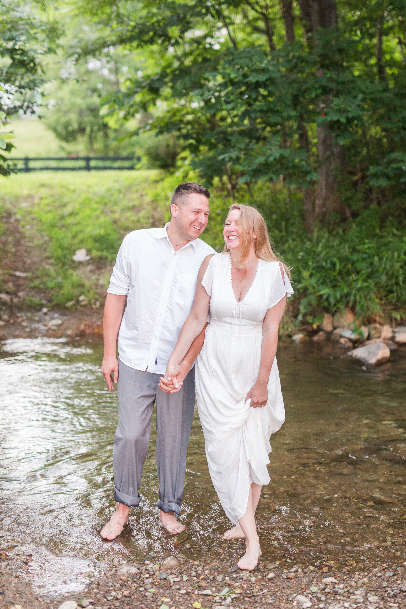 Summer Engagement Session in Afton, Virginia || Charlottesville Wedding Photographer || Blue Toad Cidery Engagement Session 