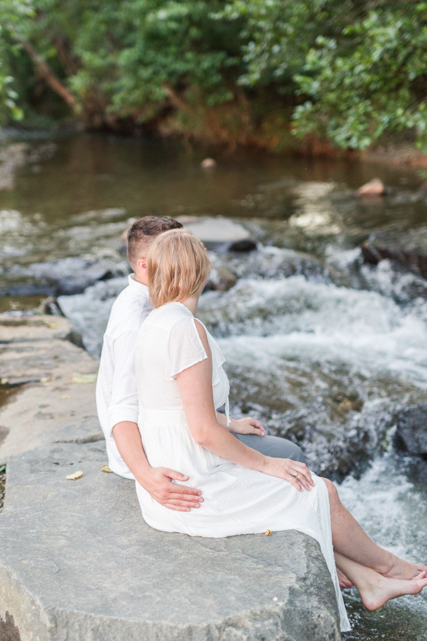 Summer Engagement Session in Afton, Virginia || Charlottesville Wedding Photographer || Blue Toad Cidery Engagement Session 