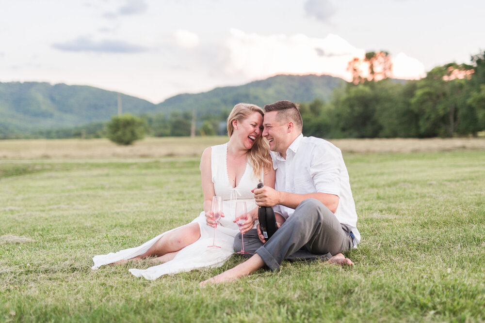 Summer Engagement Session in Afton, Virginia || Charlottesville Wedding Photographer || Blue Toad Cidery Engagement Session 