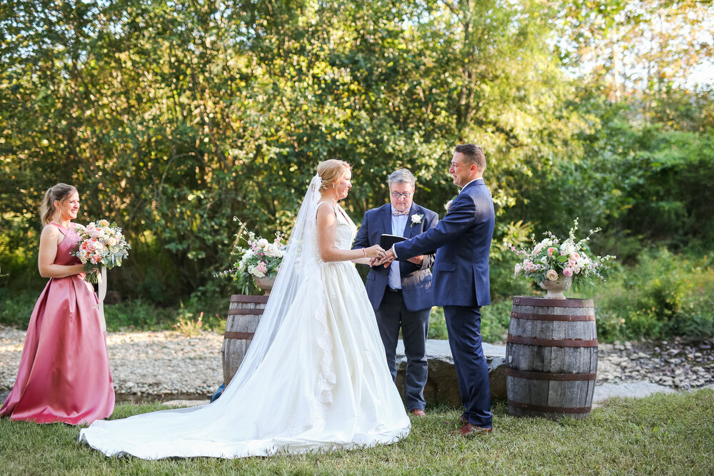 Classy Southern Fall Wedding at Bold Rock Cidery in Afton Virginia || Charlottesville and Lynchburg Wedding Photographer