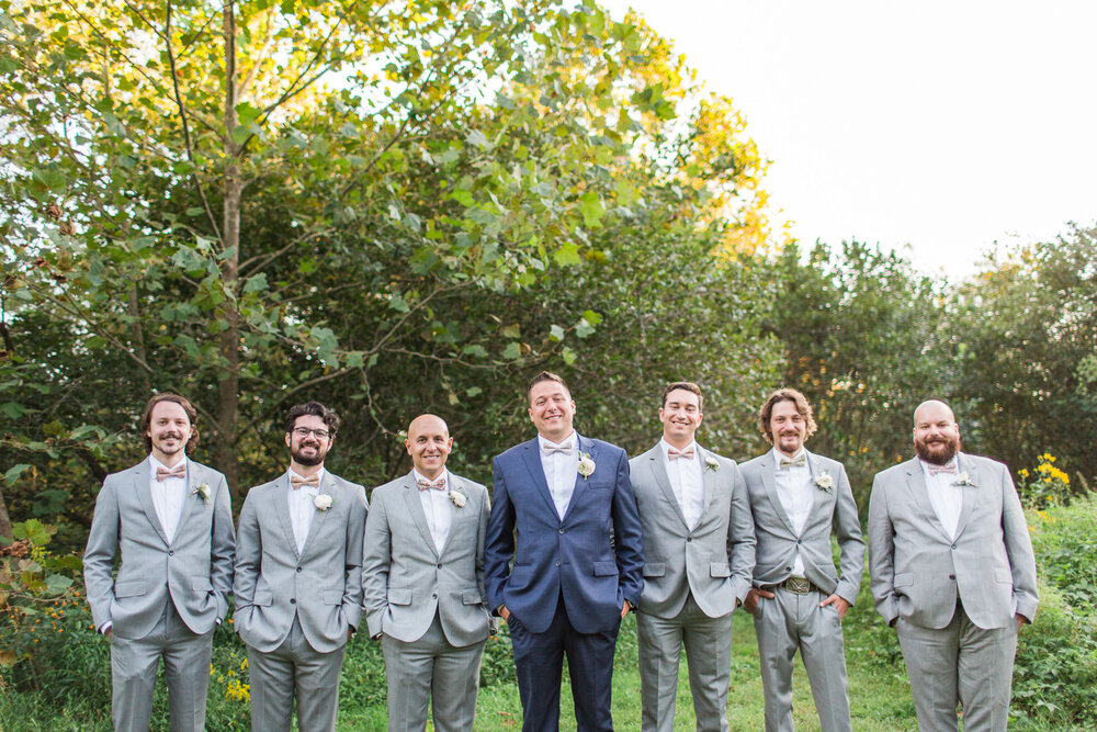 Classy Southern Fall Wedding at Bold Rock Cidery in Afton Virginia || Charlottesville and Lynchburg Wedding Photographer