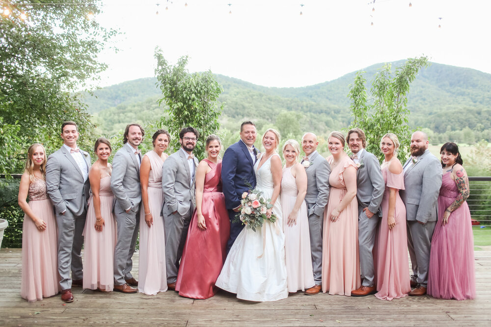 Classy Southern Fall Wedding at Bold Rock Cidery in Afton Virginia || Charlottesville and Lynchburg Wedding Photographer