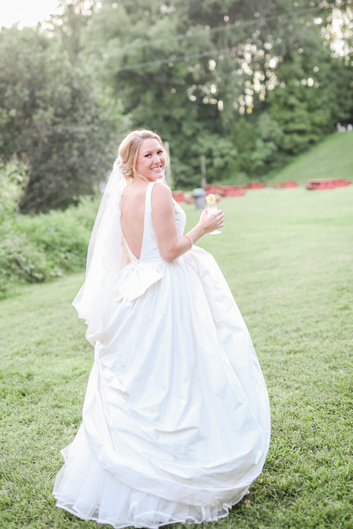 Classy Southern Fall Wedding at Bold Rock Cidery in Afton Virginia || Charlottesville and Lynchburg Wedding Photographer