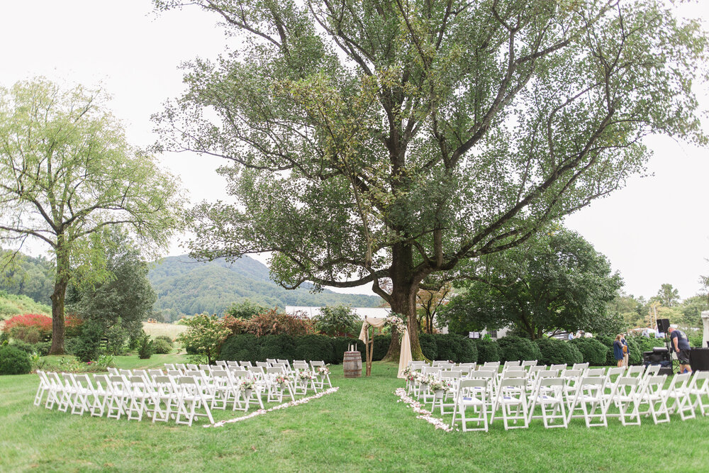 Beautiful Mountain View Fall Wedding at Sundara in Boonesmill, Virginia || Central Virginia Wedding Photographer || Ashley Eiban Photography 