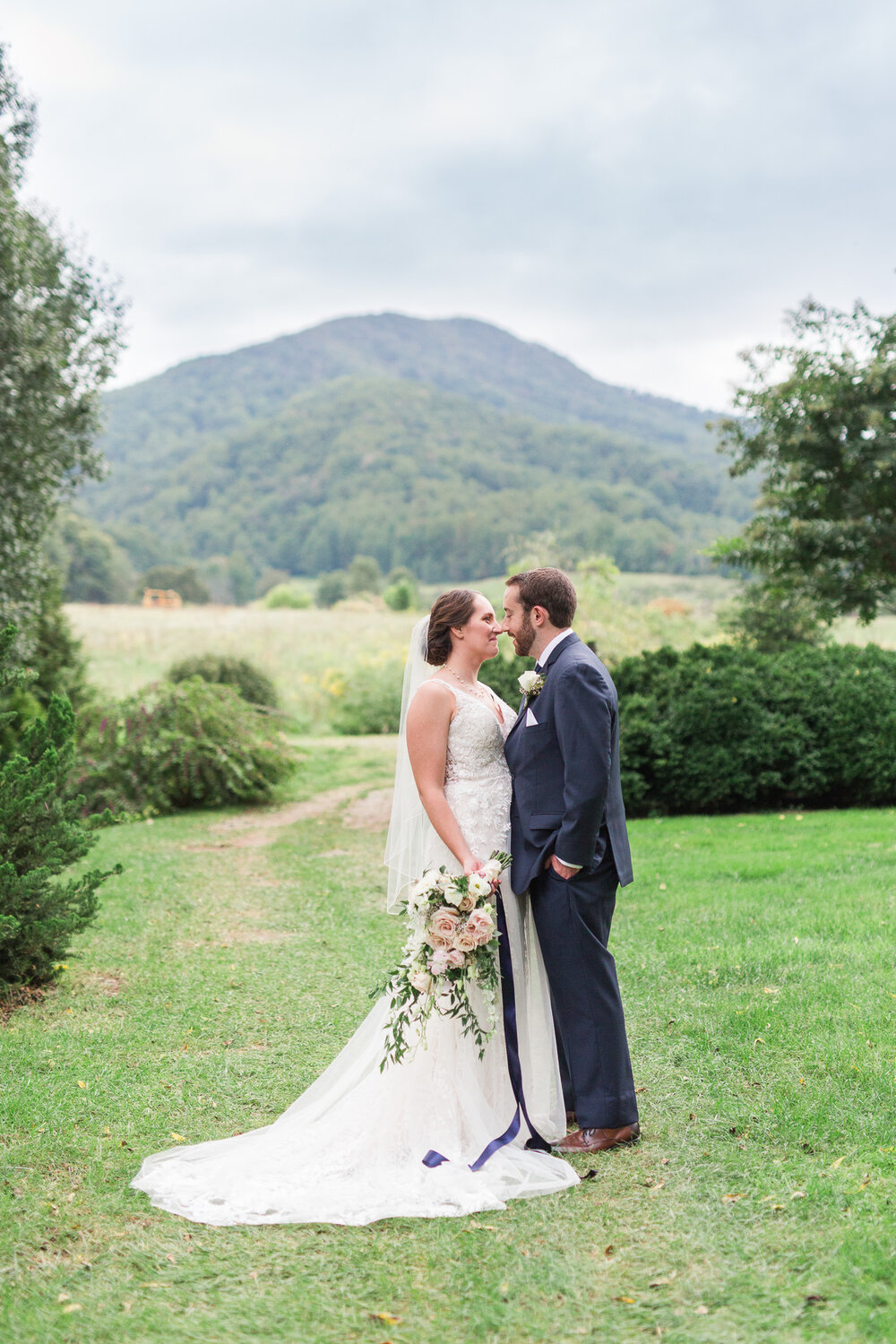 Beautiful Mountain View Fall Wedding at Sundara in Boonesmill, Virginia || Central Virginia Wedding Photographer || Ashley Eiban Photography 