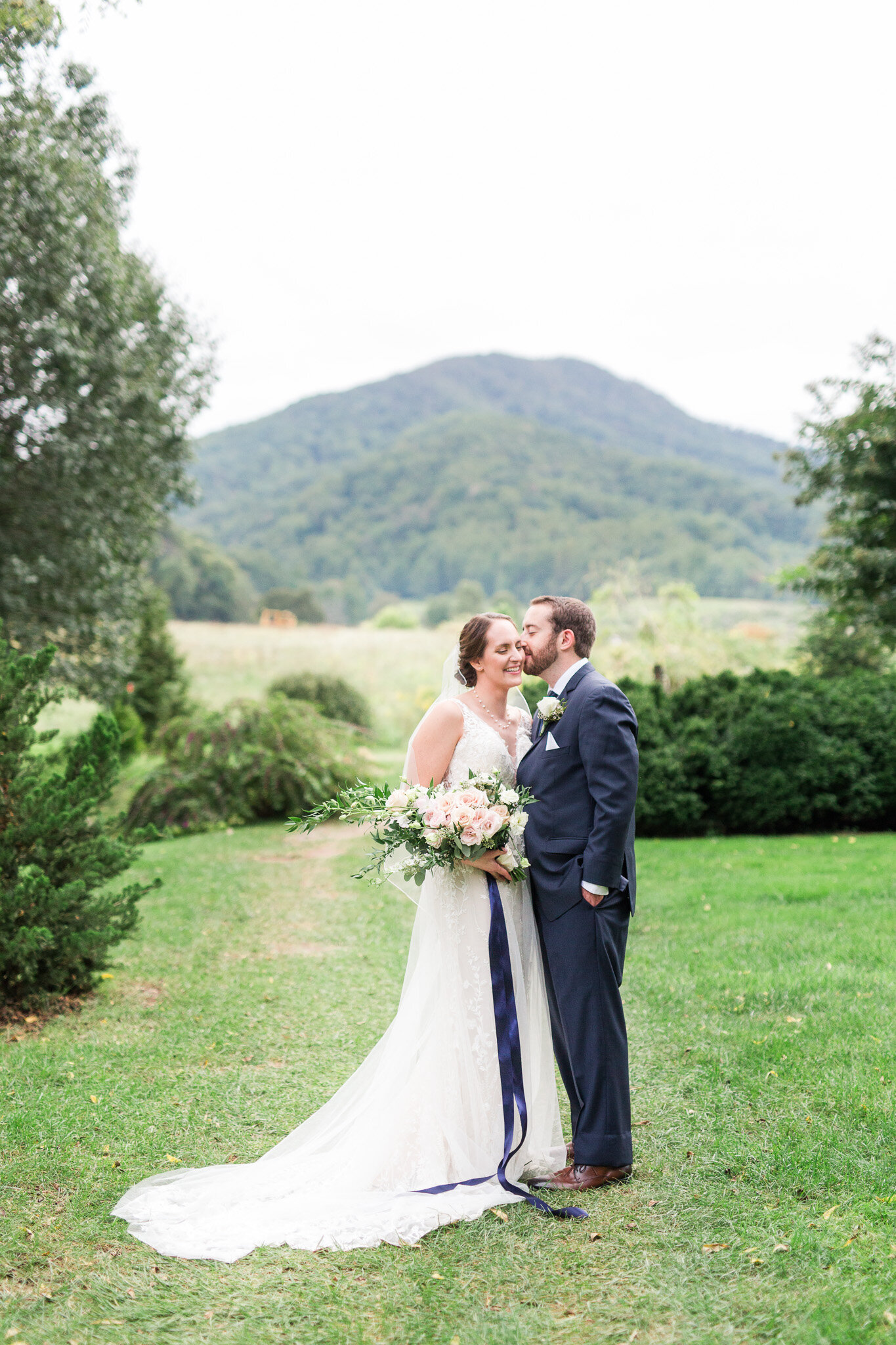 Beautiful Mountain View Fall Wedding at Sundara in Boonesmill, Virginia || Central Virginia Wedding Photographer || Ashley Eiban Photography 