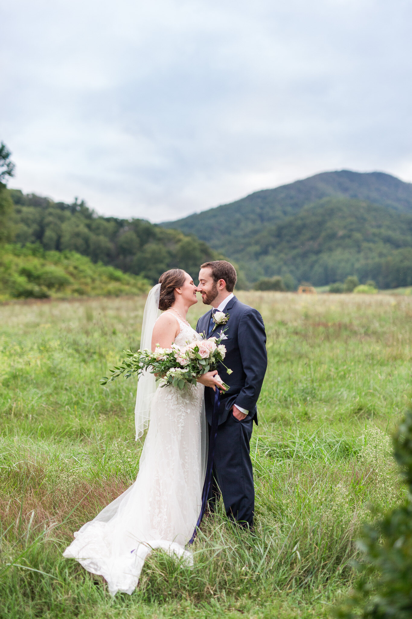 Beautiful Mountain View Fall Wedding at Sundara in Boonesmill, Virginia || Central Virginia Wedding Photographer || Ashley Eiban Photography 