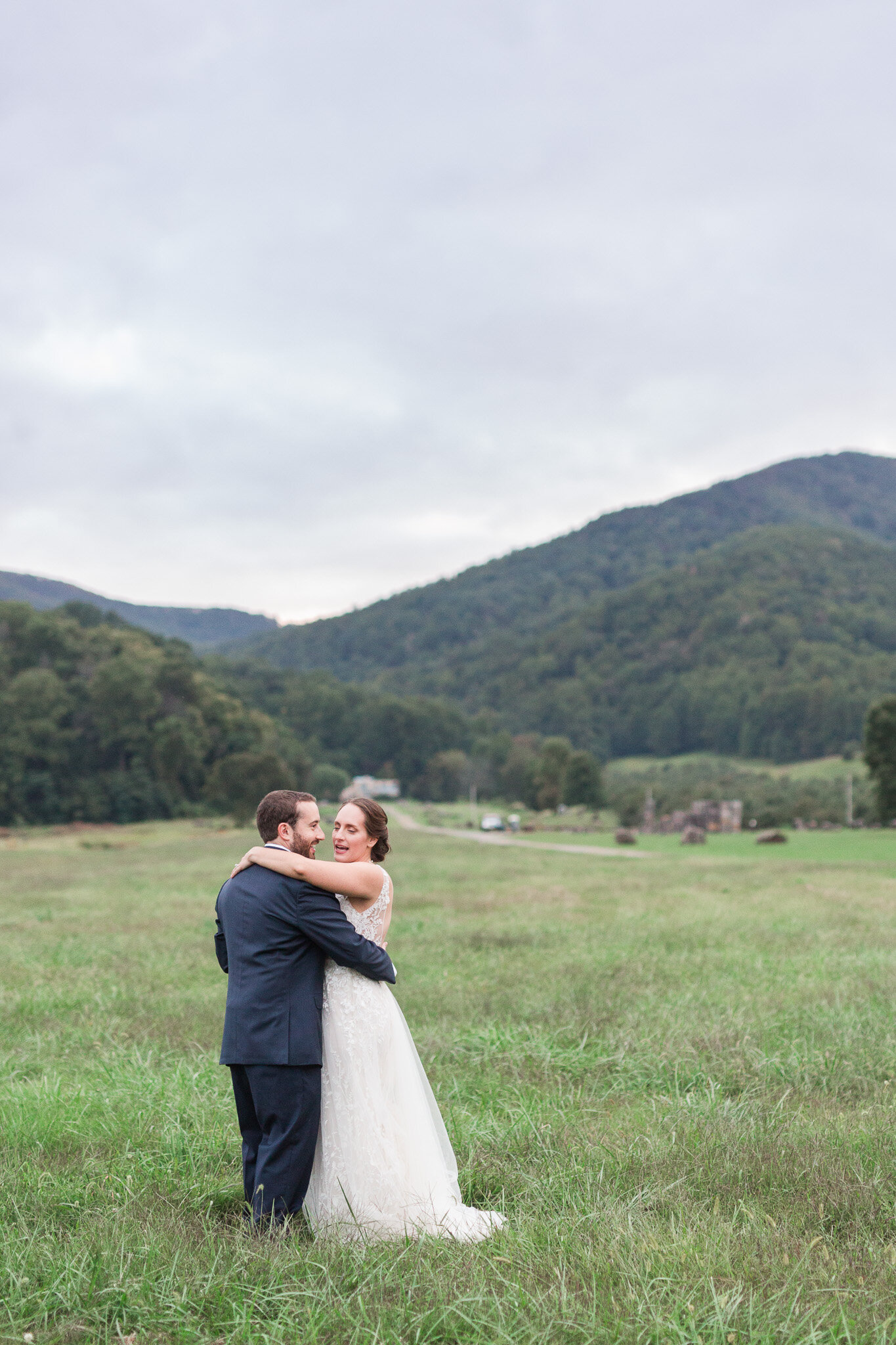 Beautiful Mountain View Fall Wedding at Sundara in Boonesmill, Virginia || Central Virginia Wedding Photographer || Ashley Eiban Photography 