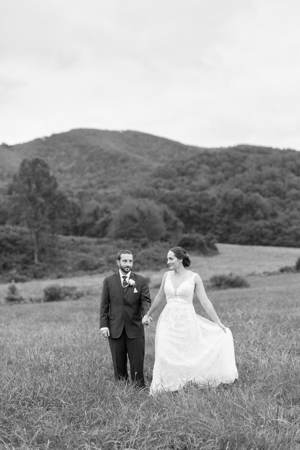 Beautiful Mountain View Fall Wedding at Sundara in Boonesmill, Virginia || Central Virginia Wedding Photographer || Ashley Eiban Photography 