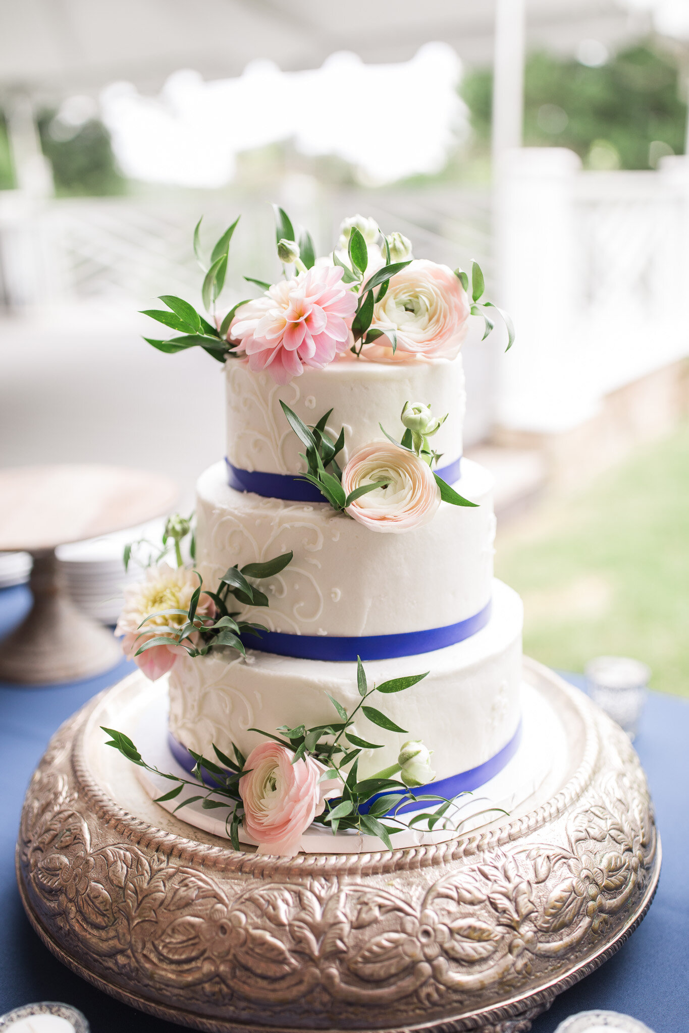 Beautiful Mountain View Fall Wedding at Sundara in Boonesmill, Virginia || Central Virginia Wedding Photographer || Ashley Eiban Photography