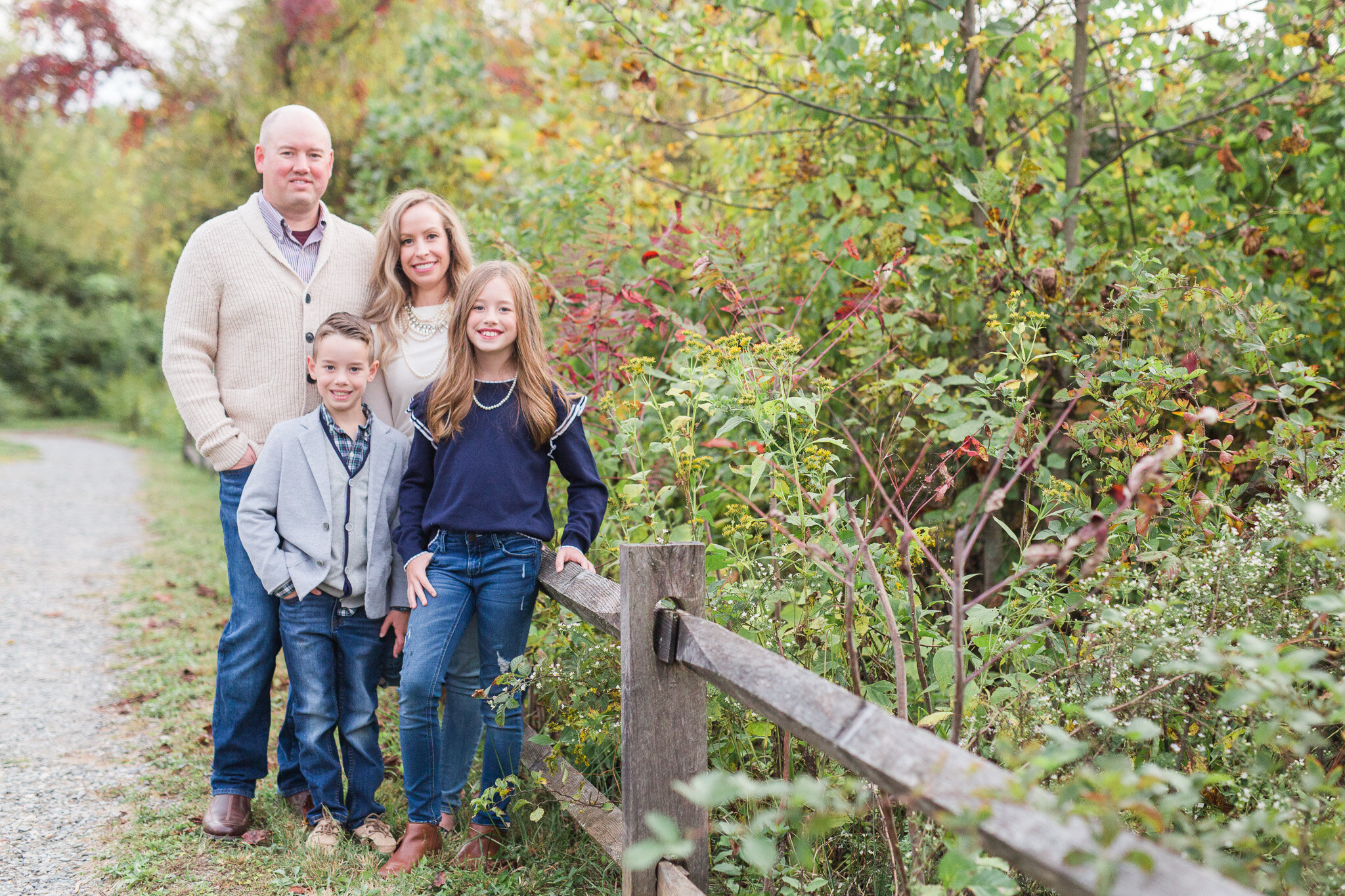 Fall Family Photos in Central Virginia || Lynchurg, Virginia Family Photographer || Ivy Creek Park in Lynchburg || Ashley Eiban Photography 