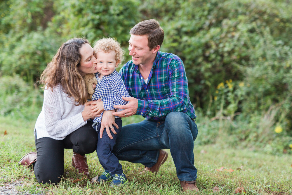 Fall Family Photos in Lynchburg, Virginia || Ashley Eiban Photography 