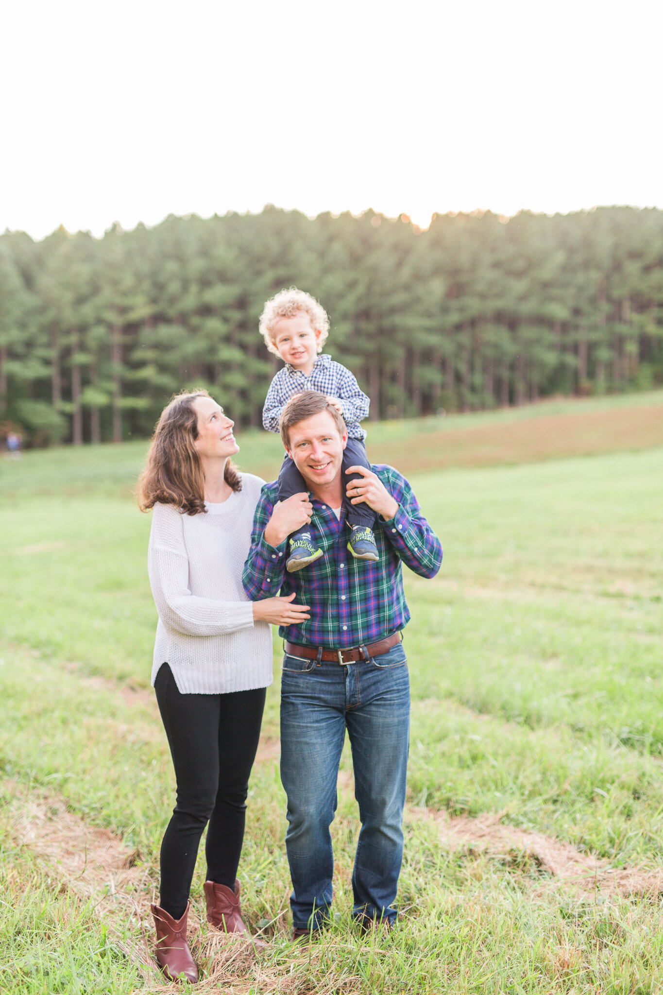 Fall Family Photos in Lynchburg, Virginia || Ashley Eiban Photography 