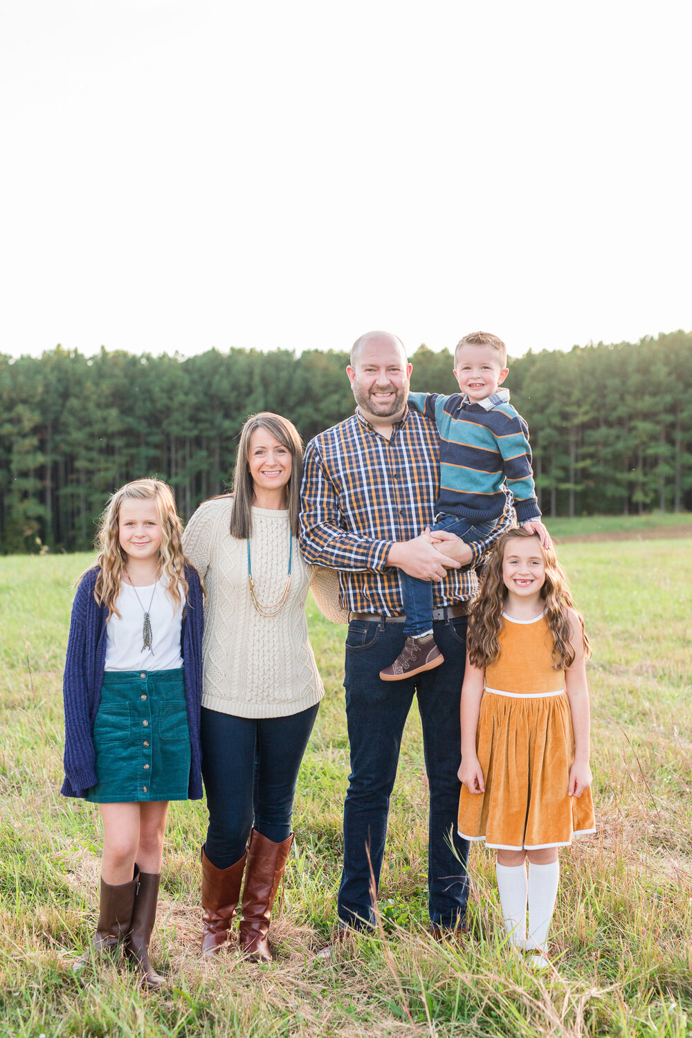 Lynchburg, Virginia Family Photographer || Family and Wedding Photographer in Lynchburg, Virginia || Ashley Eiban Photography