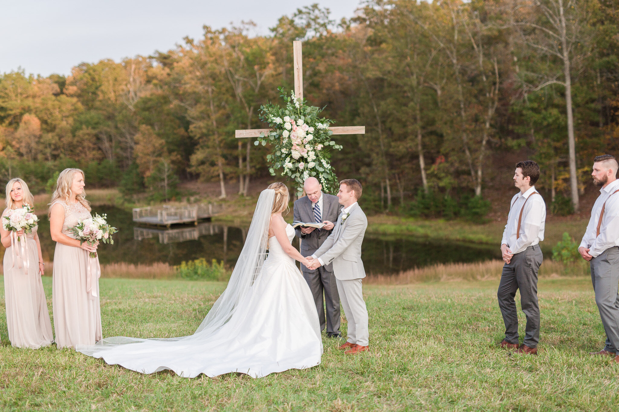 Riverview Manor in Hurt, Virginia || Lynchburg, VA Wedding Photographer || Fall Wedding in Central Virginia || www.ashleyeiban.com