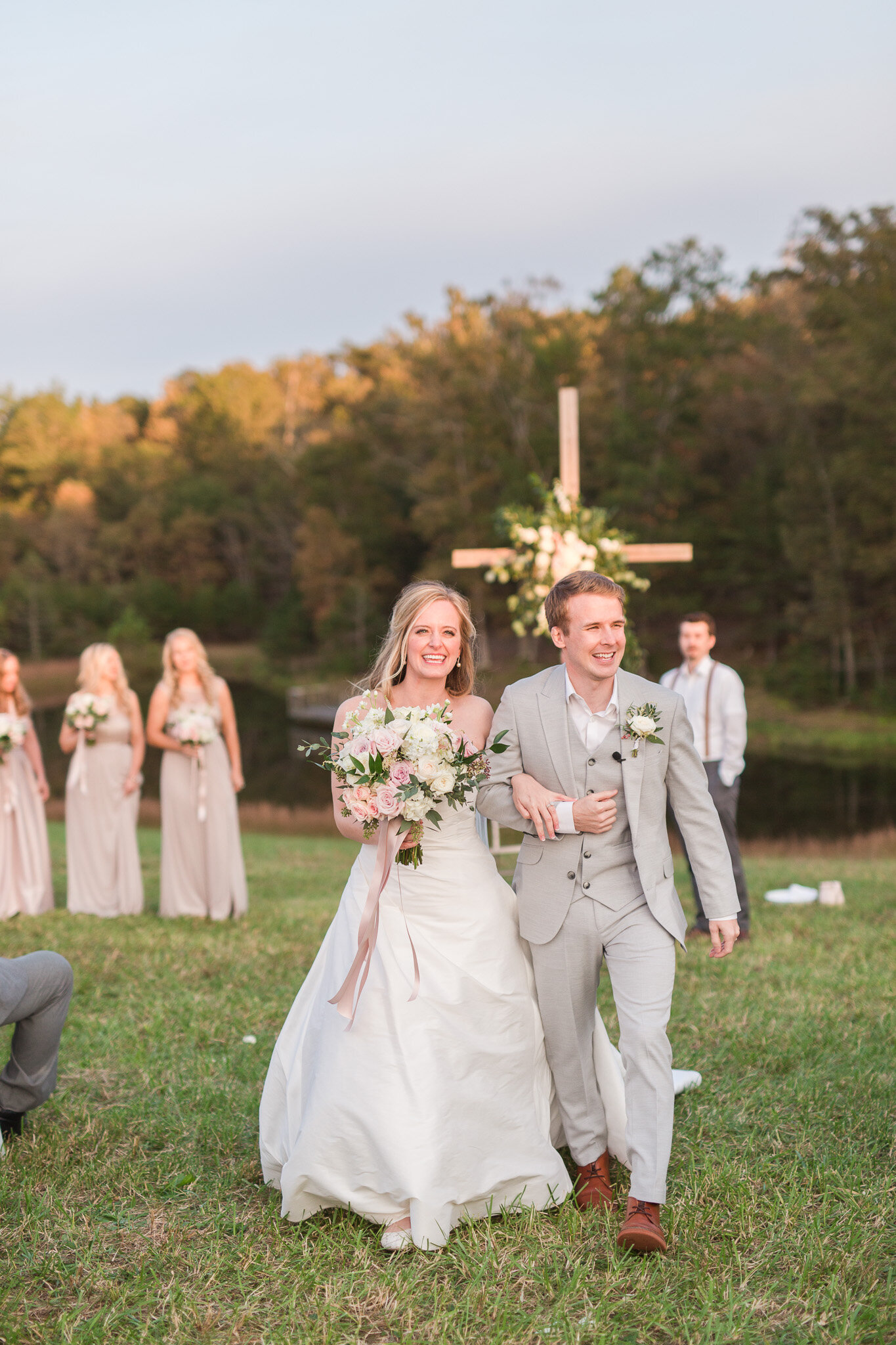 Riverview Manor in Hurt, Virginia || Lynchburg, VA Wedding Photographer || Fall Wedding in Central Virginia || www.ashleyeiban.com