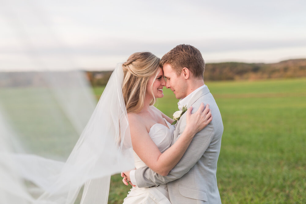 Riverview Manor in Hurt, Virginia || Lynchburg, VA Wedding Photographer || Fall Wedding in Central Virginia || www.ashleyeiban.com