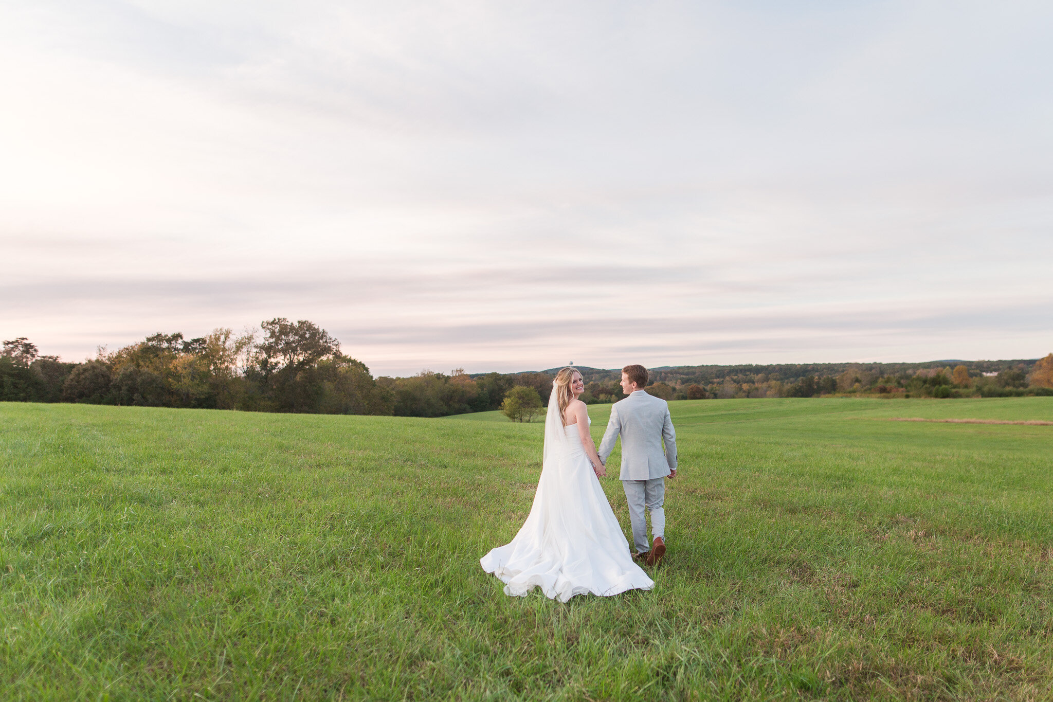 Riverview Manor in Hurt, Virginia || Lynchburg, VA Wedding Photographer || Fall Wedding in Central Virginia || www.ashleyeiban.com