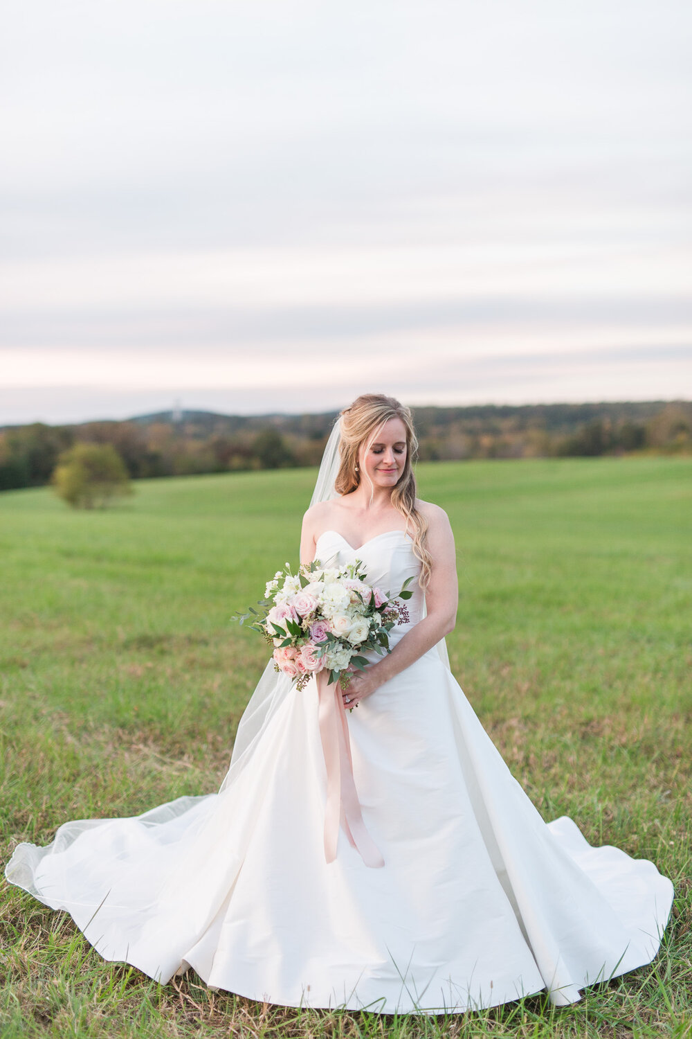 Riverview Manor in Hurt, Virginia || Lynchburg, VA Wedding Photographer || Fall Wedding in Central Virginia || www.ashleyeiban.com