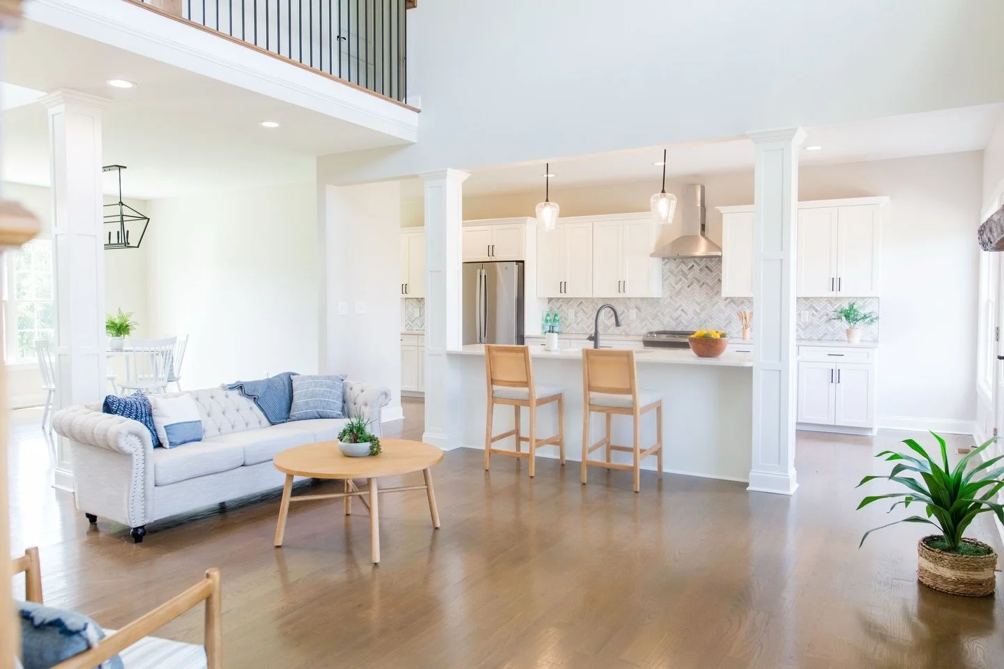 Spring reset, but make it simple 🌿🫧🧹

You don&rsquo;t need a full weekend or a giant checklist to feel a difference in your home. Start small, stay consistent!

🪟 Open the windows + let fresh air in
🧺 Declutter one space at a time (don&rsquo;t o