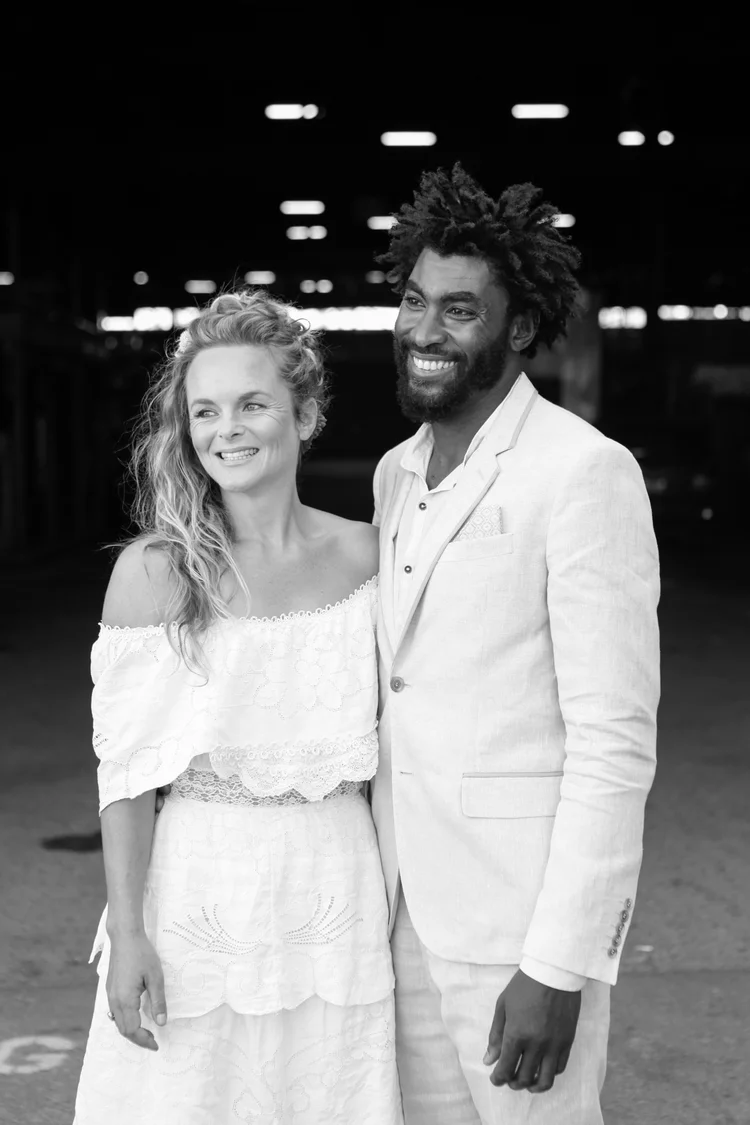 HannahJamesWedding_CouplePortraits_025_bw.jpg