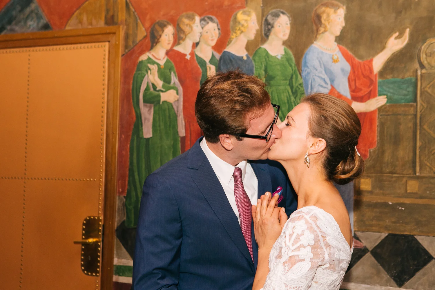 Rachael&Harrison_CityHall_018.jpg