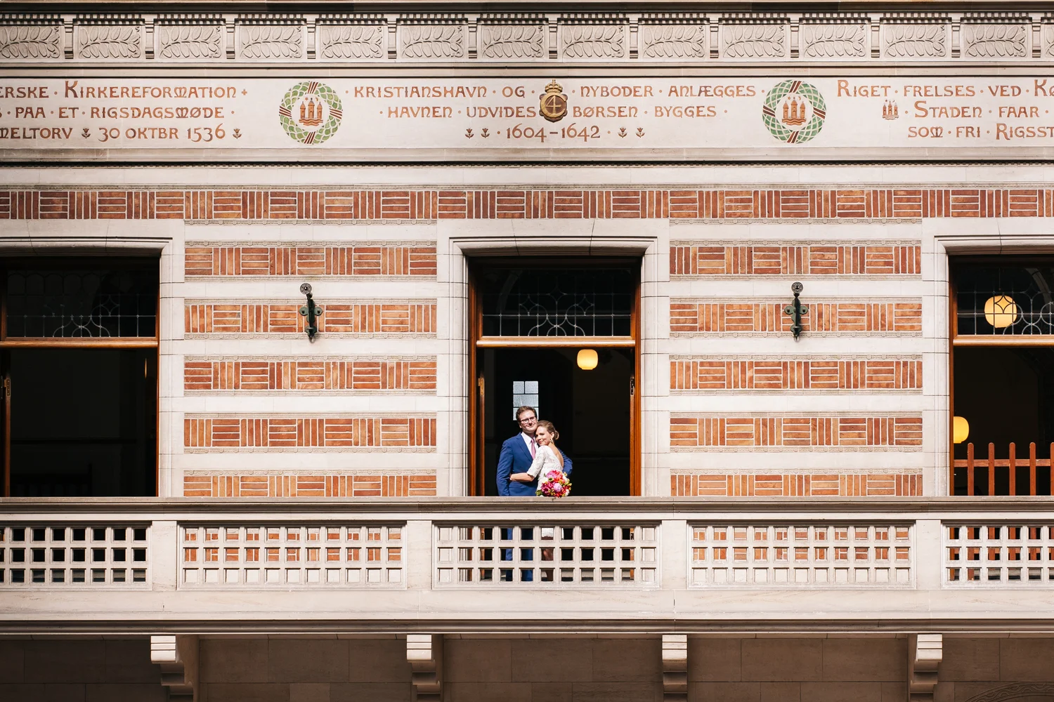 Rachael&Harrison_CityHall_052.jpg