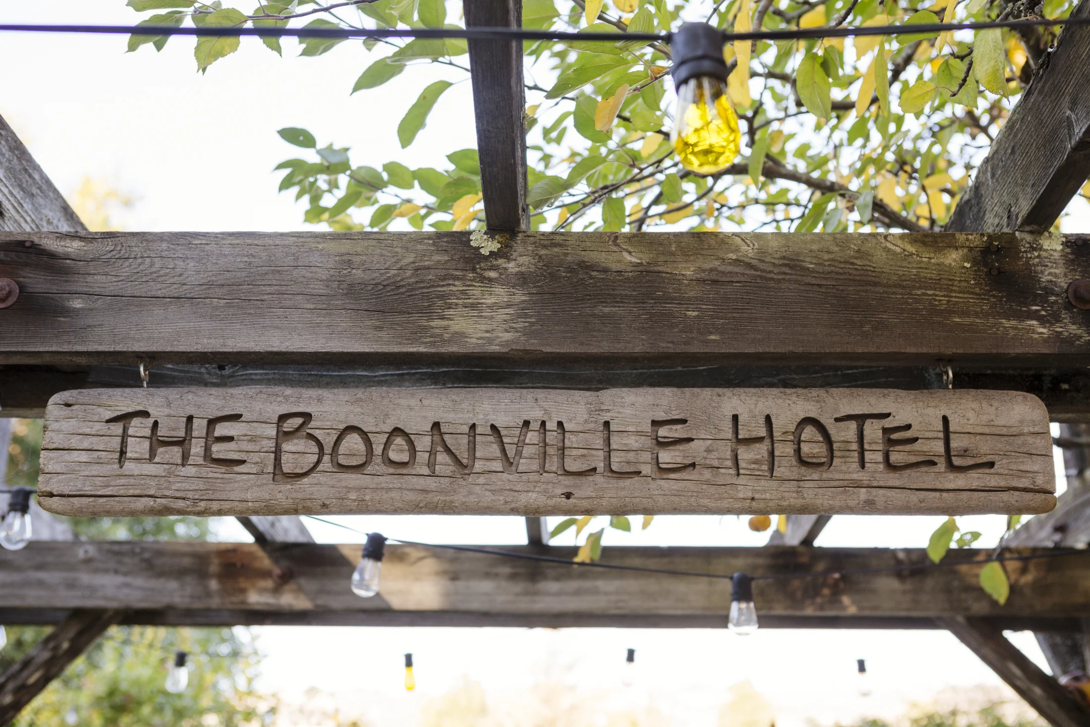 XimenaIsaac_BoonvilleWedding_PreCeremony_007.jpg