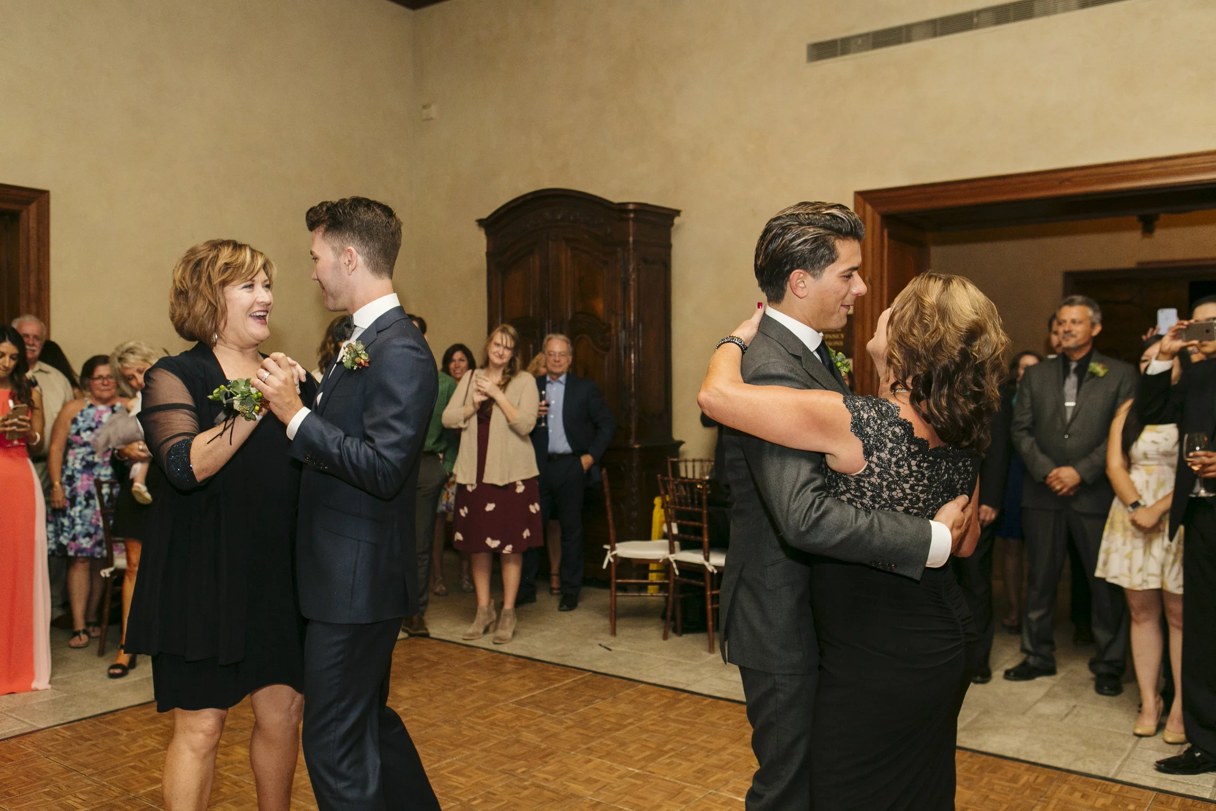 EricMattWedding_Dancing_042.jpg