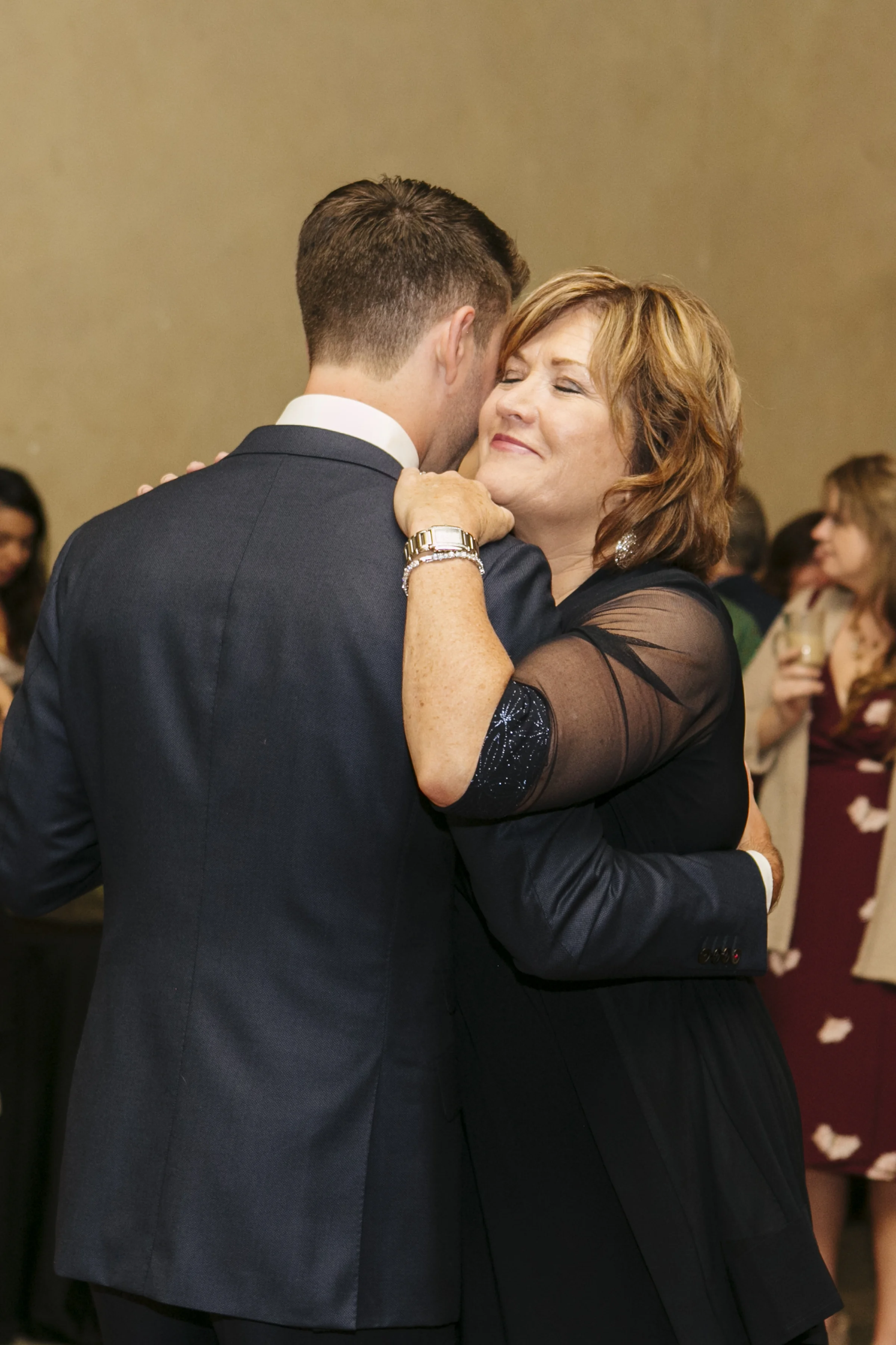 EricMattWedding_Dancing_039.jpg