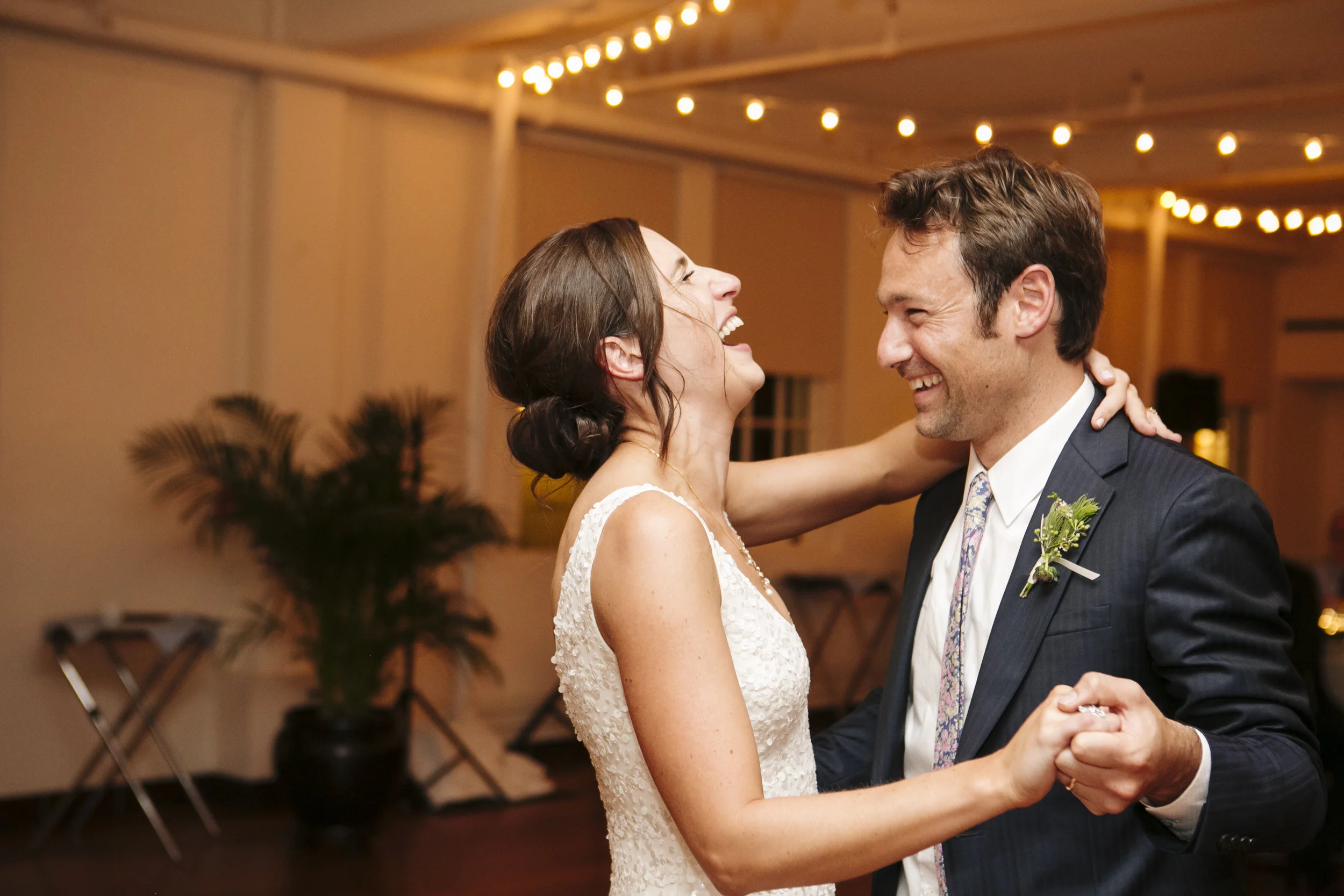 KBWeddings_EmilyMike_Dancing_008.jpg