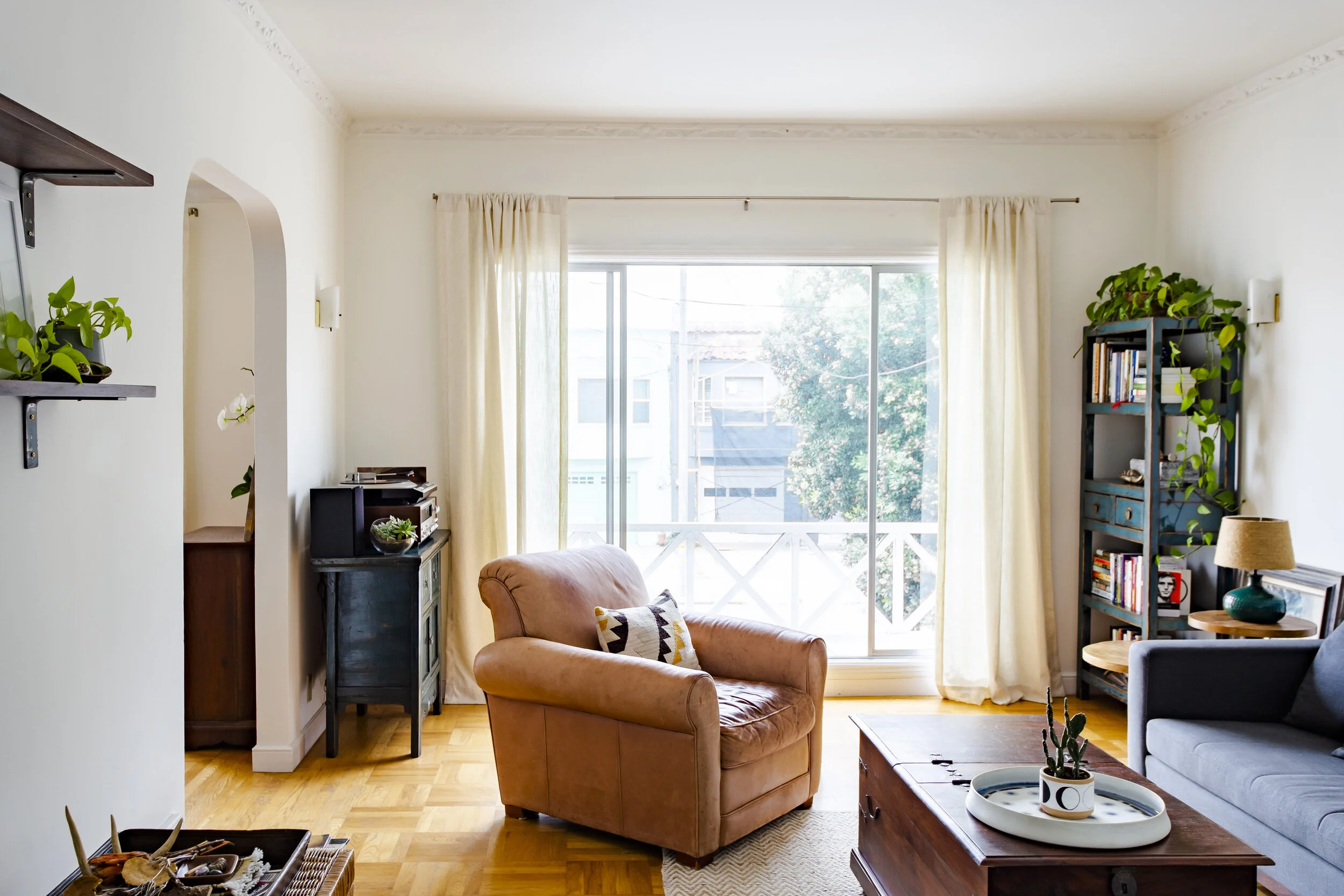 JennyLove-LivingRoom-Cover-1.jpg