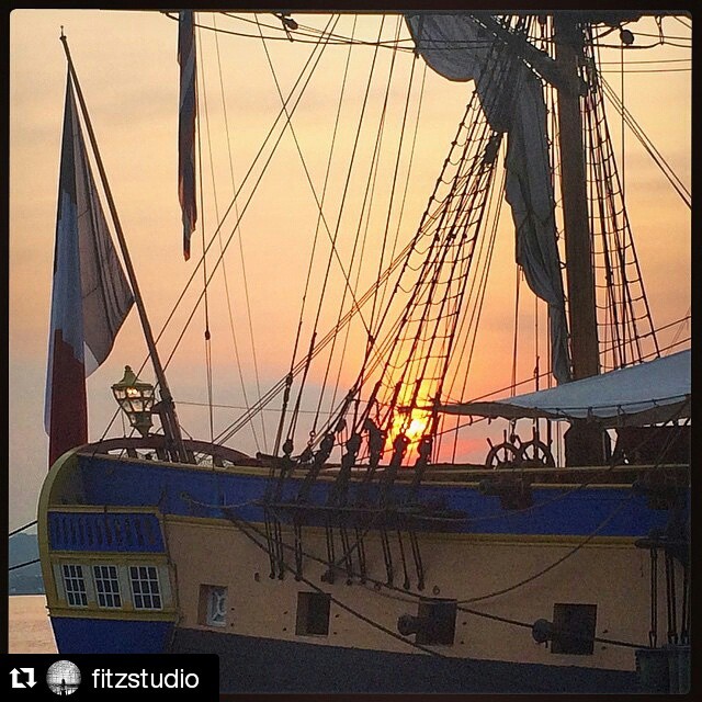 #Repost @fitzstudio #tbt
・・・
#Sunrise on the #Potomac in #OldTownAlexandria - view of the #stern of the #Hermione as the #sun came through the riggings #morningwanders #Virginia #lines #details #designlife #designmatters #itsthelittlethings #Hermione