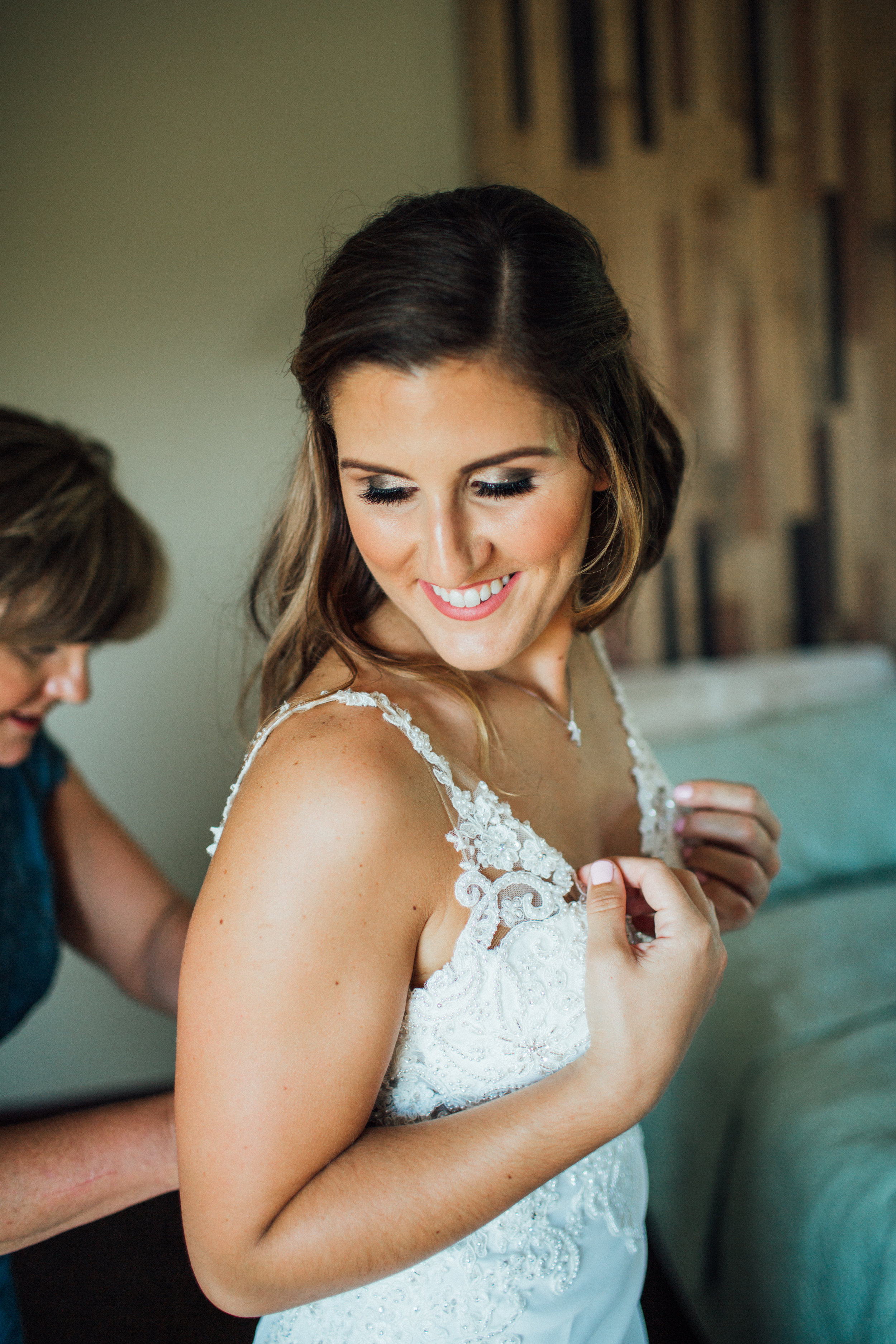AmandaMegPhotography.jpg (127 of 236)-(ZF-9789-88481-1-004).jpg