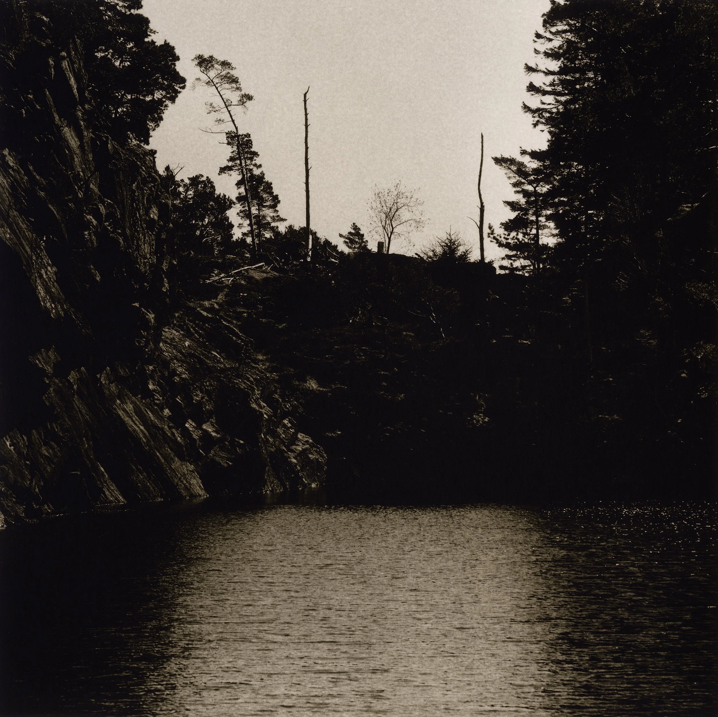 17×17cm silver gelatin lith print.